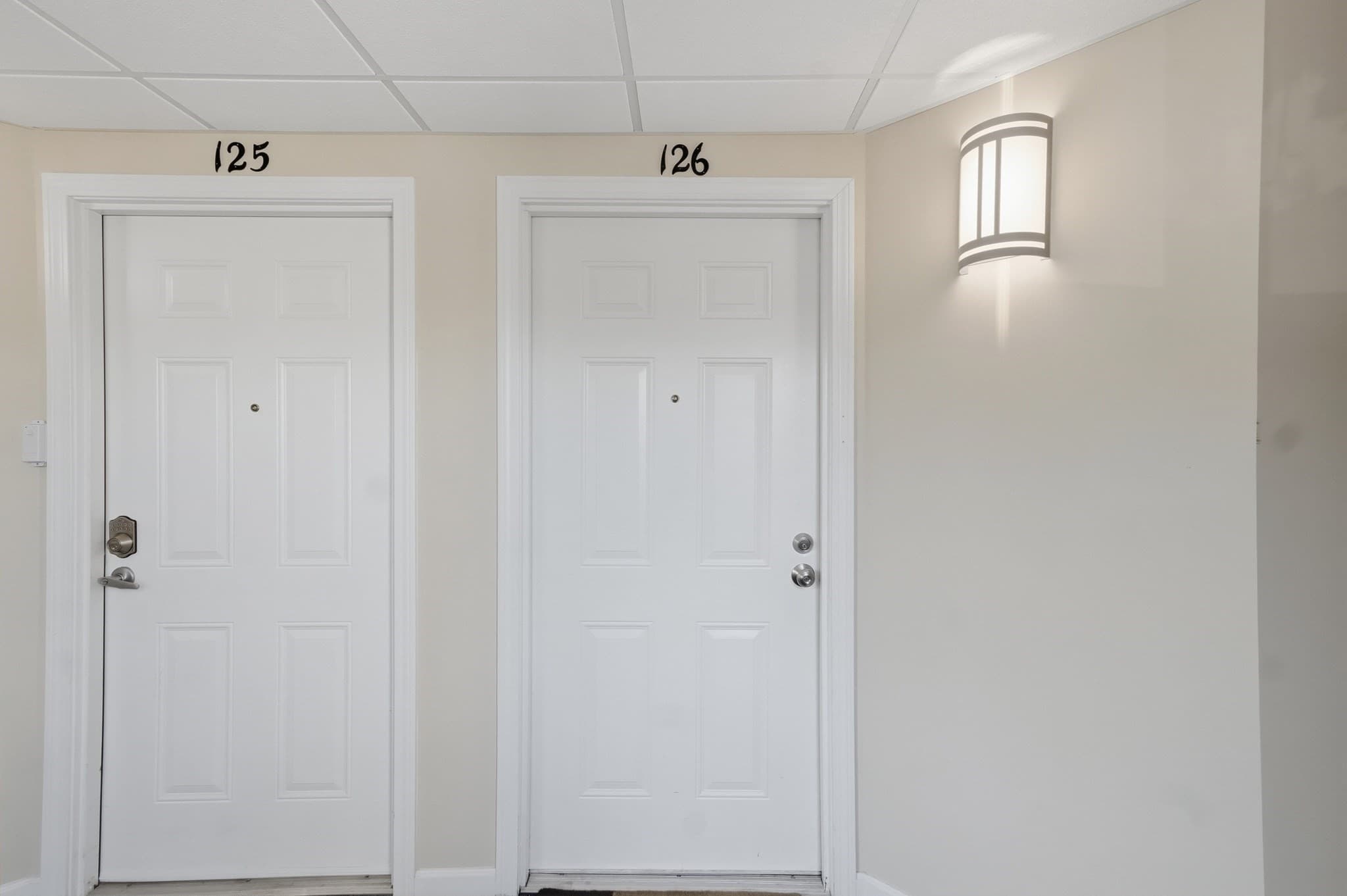 Condominium at 2 Duck Pond Road # 126, Beverly MA 01915, Beverly, photo 6 of 32