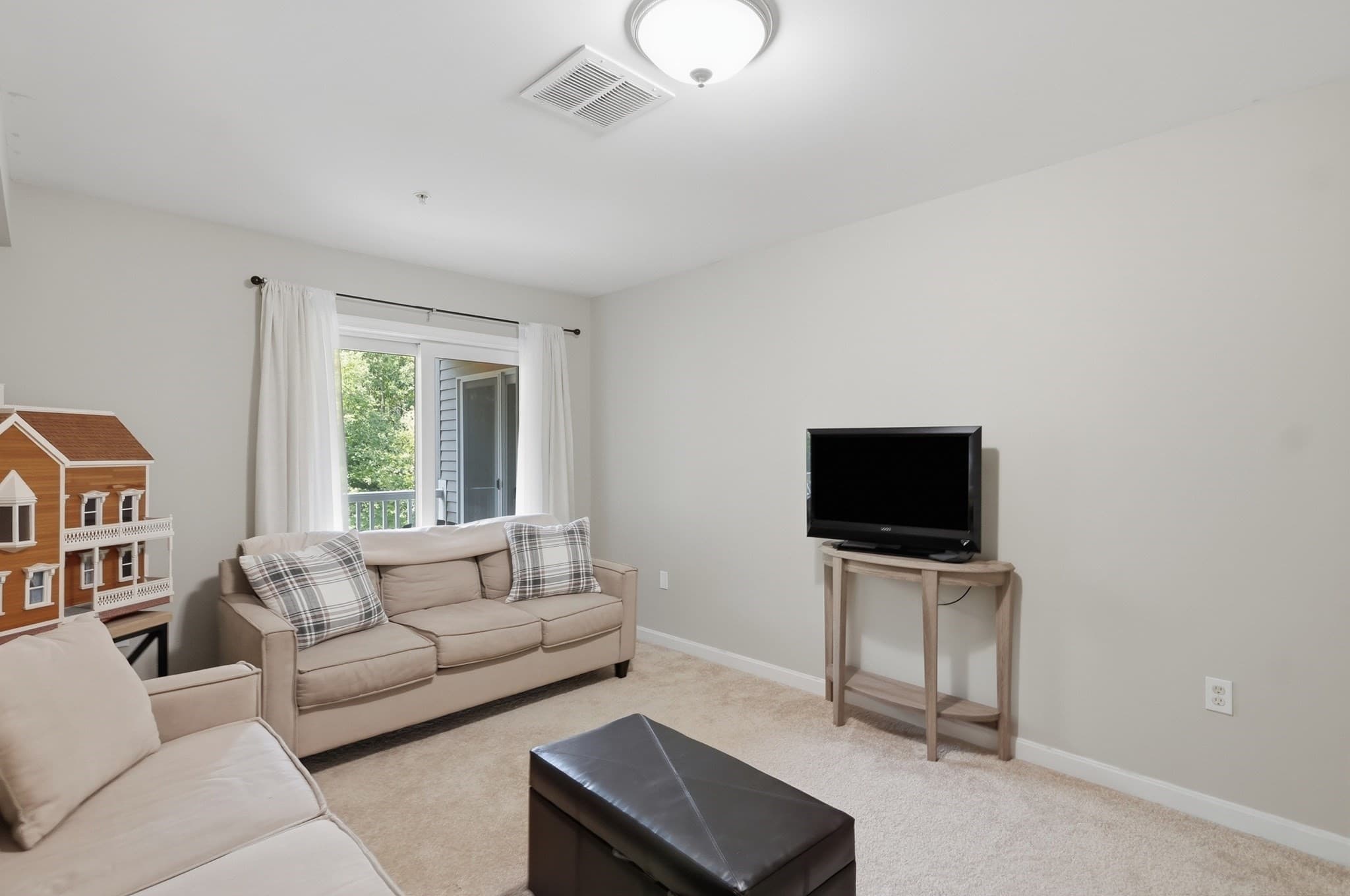 Condominium at 2 Duck Pond Road # 126, Beverly MA 01915, Beverly, photo 15 of 32