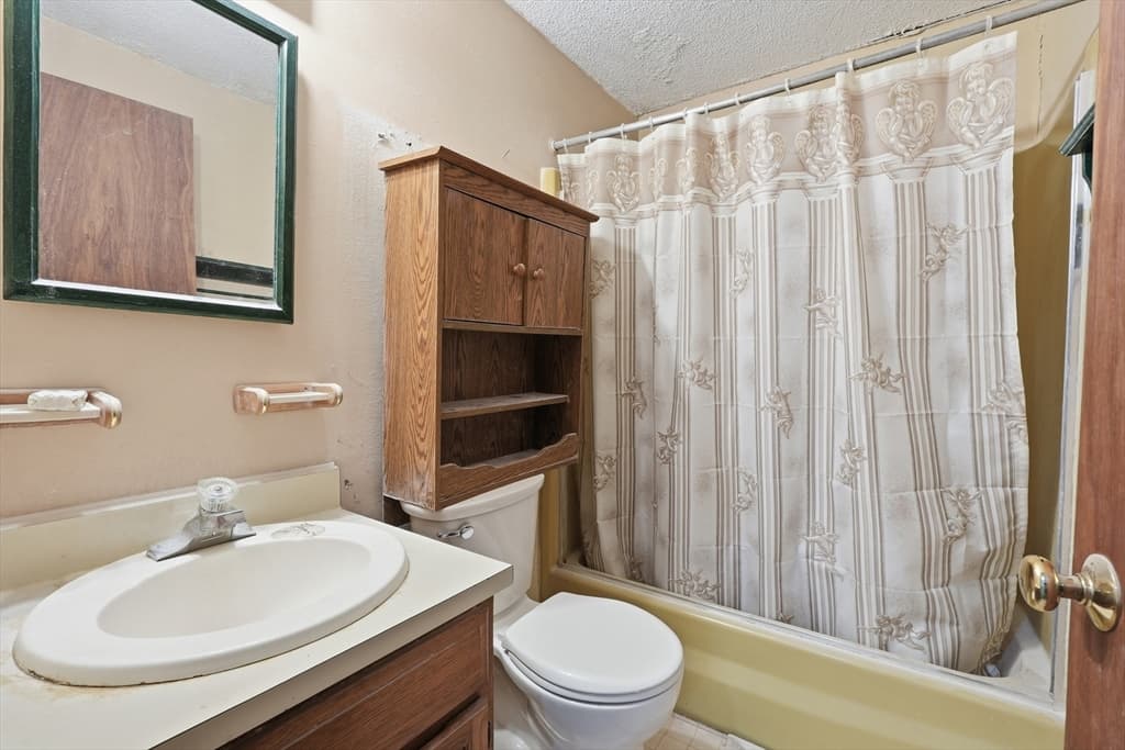 Condominium at 35 Sheri Ln # 35, Agawam MA 01001, Agawam, photo 13 of 18