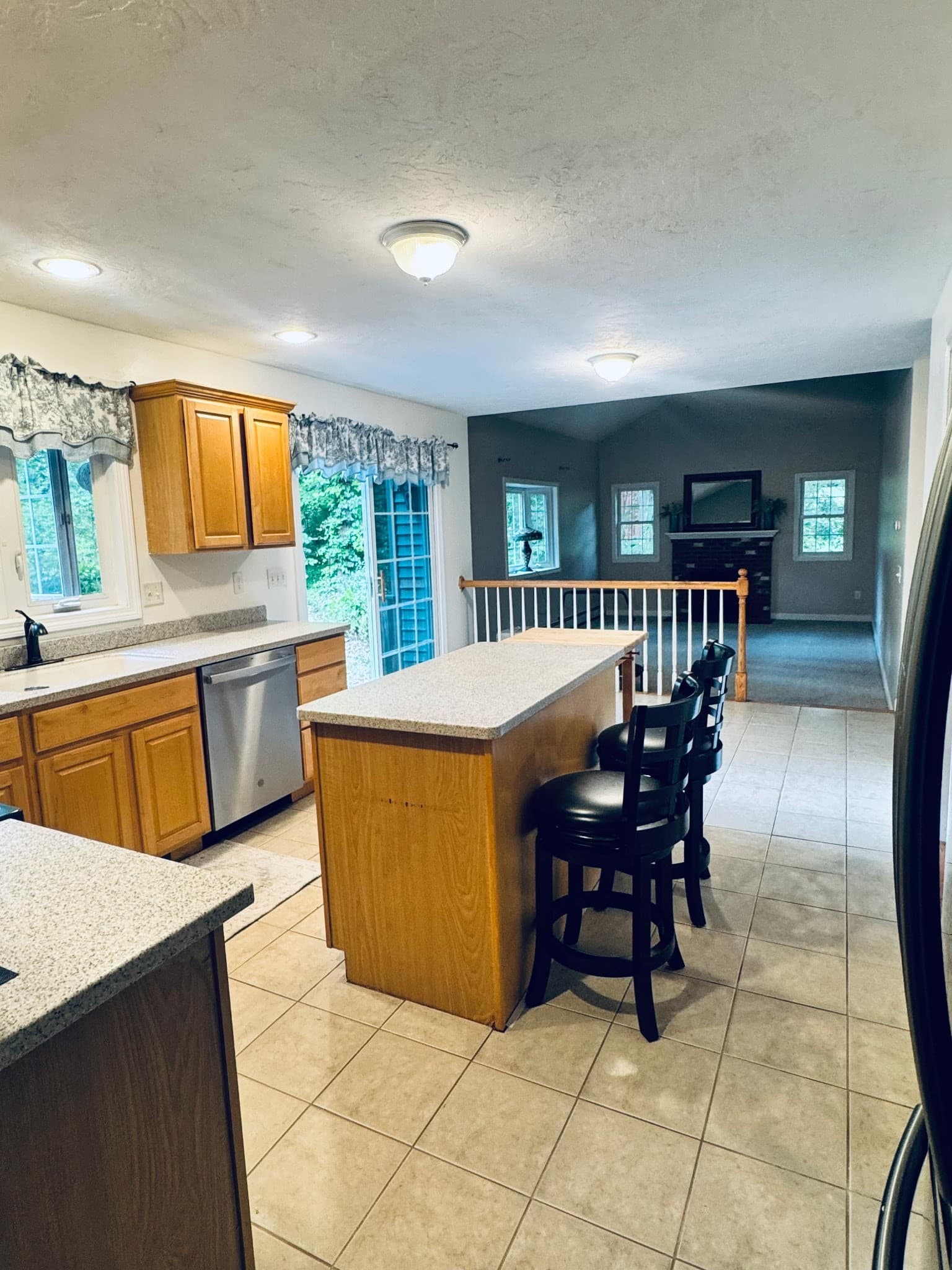 Single Family Residence at 38 Lake St, Spencer MA 01562, Spencer, photo 5 of 27