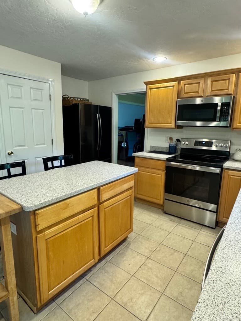 Single Family Residence at 38 Lake St, Spencer MA 01562, Spencer, photo 4 of 27