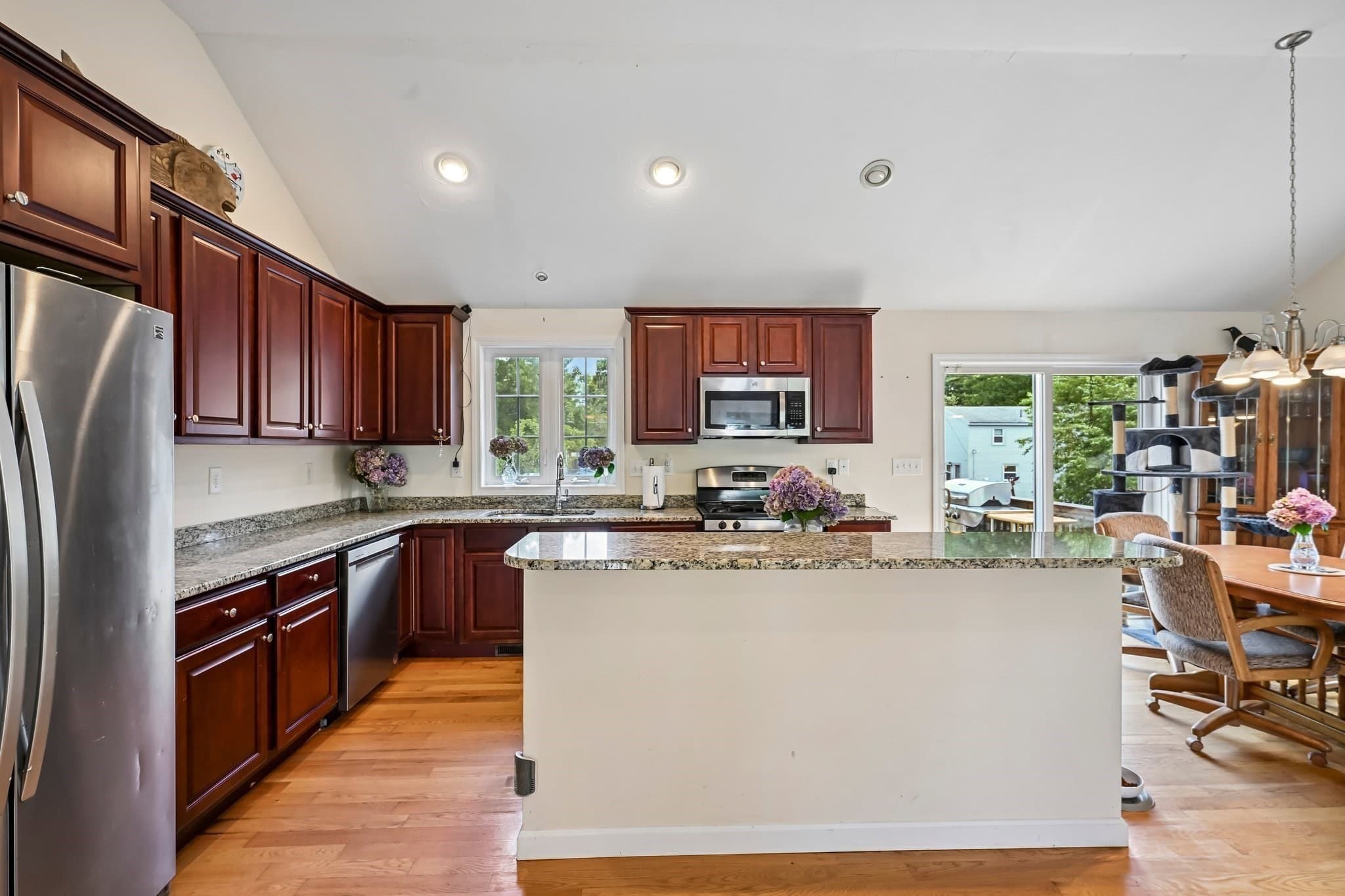 Single Family Residence at 12 Autumn St, Billerica MA 01821, photo 3 of 28