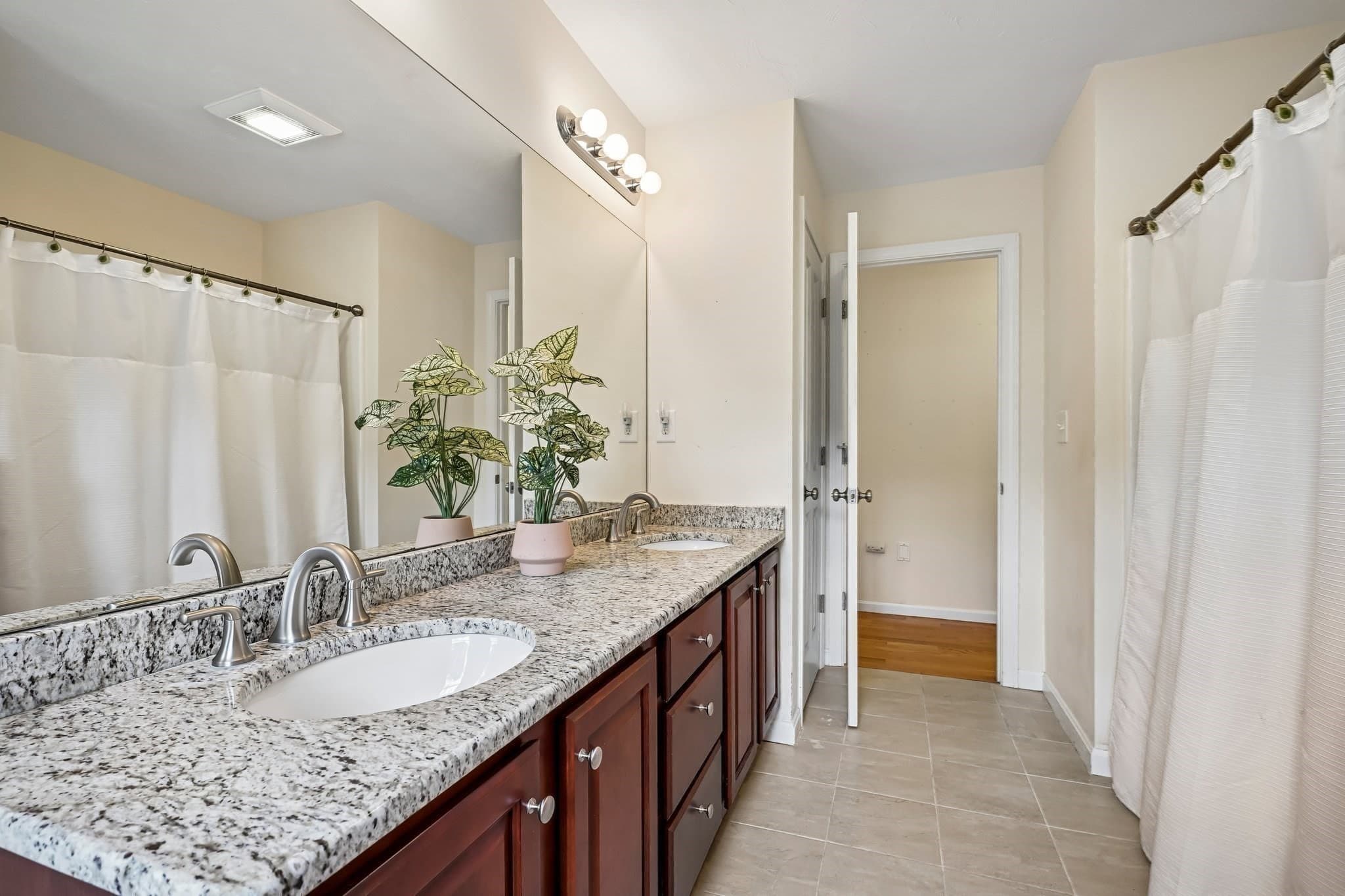 Single Family Residence at 12 Autumn St, Billerica MA 01821, photo 9 of 28