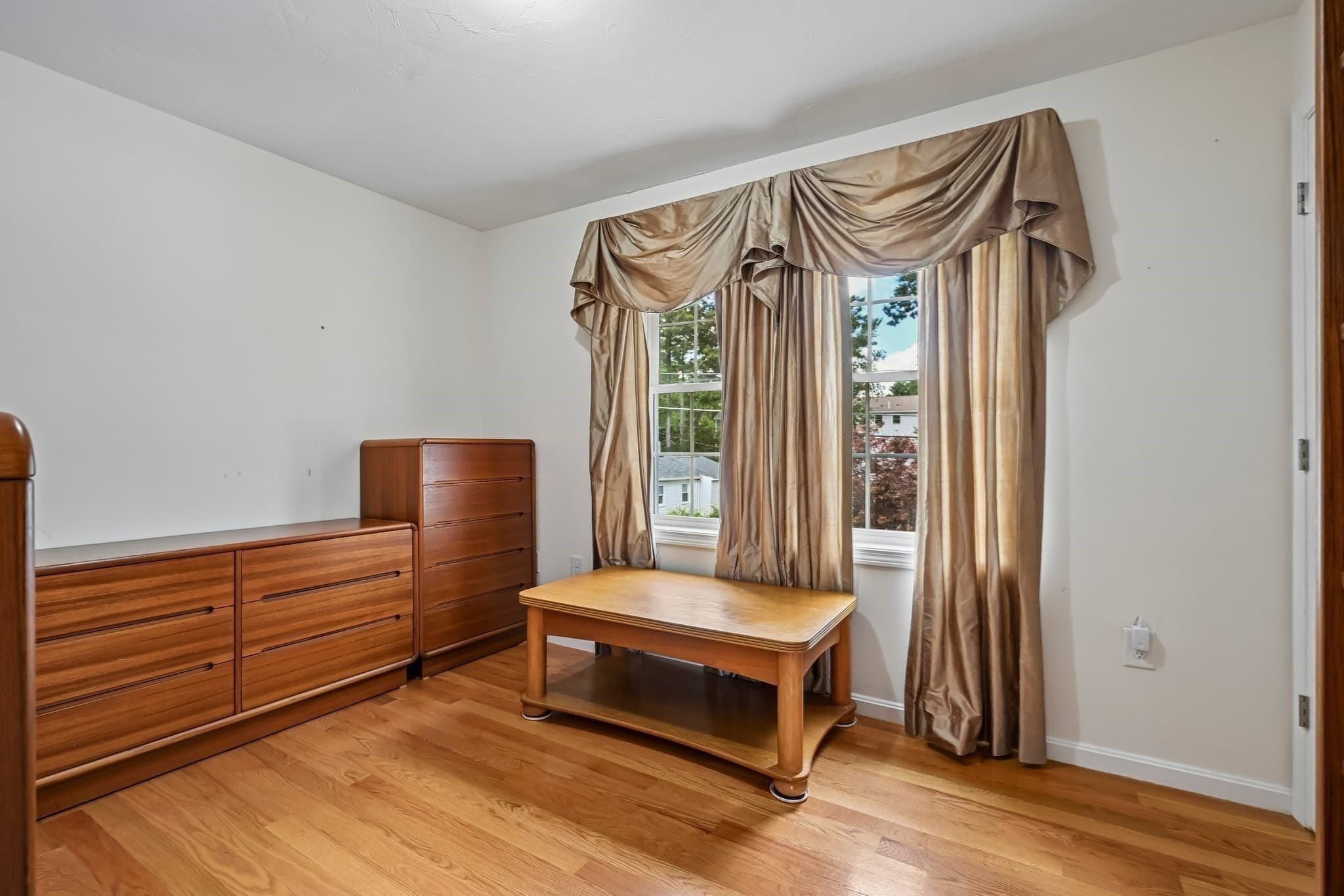 Single Family Residence at 12 Autumn St, Billerica MA 01821, photo 11 of 28