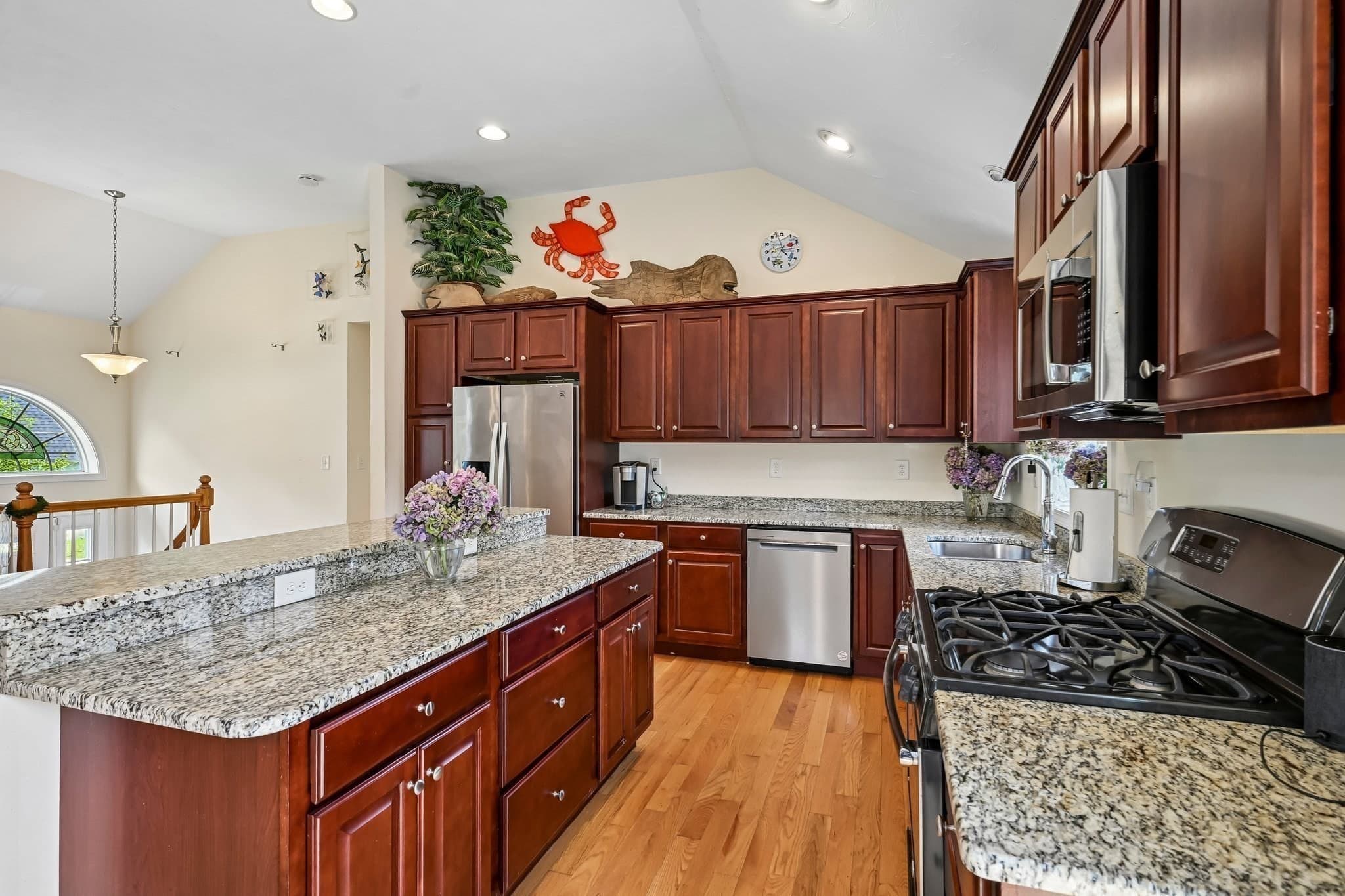 Single Family Residence at 12 Autumn St, Billerica MA 01821, photo 4 of 28