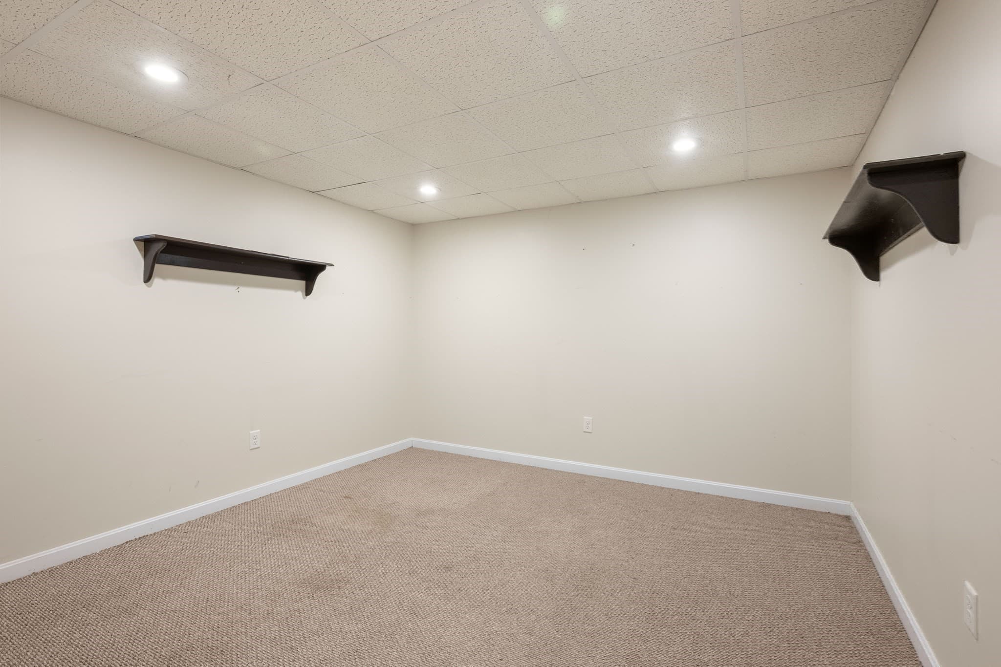 Single Family Residence at 12 Rocky Woods Rd, Hopkinton MA 01748, Hopkinton, photo 34 of 42