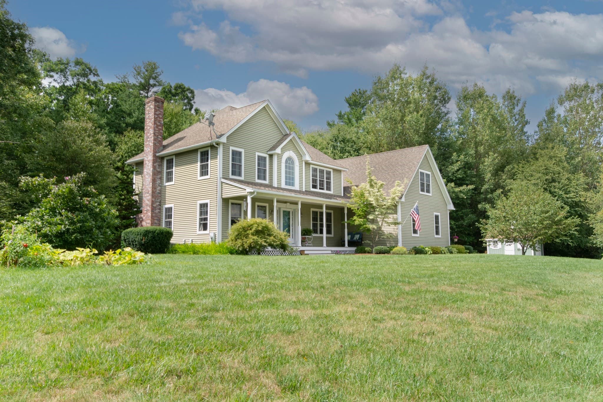 107 Old School House Rd, Oakham MA 01068