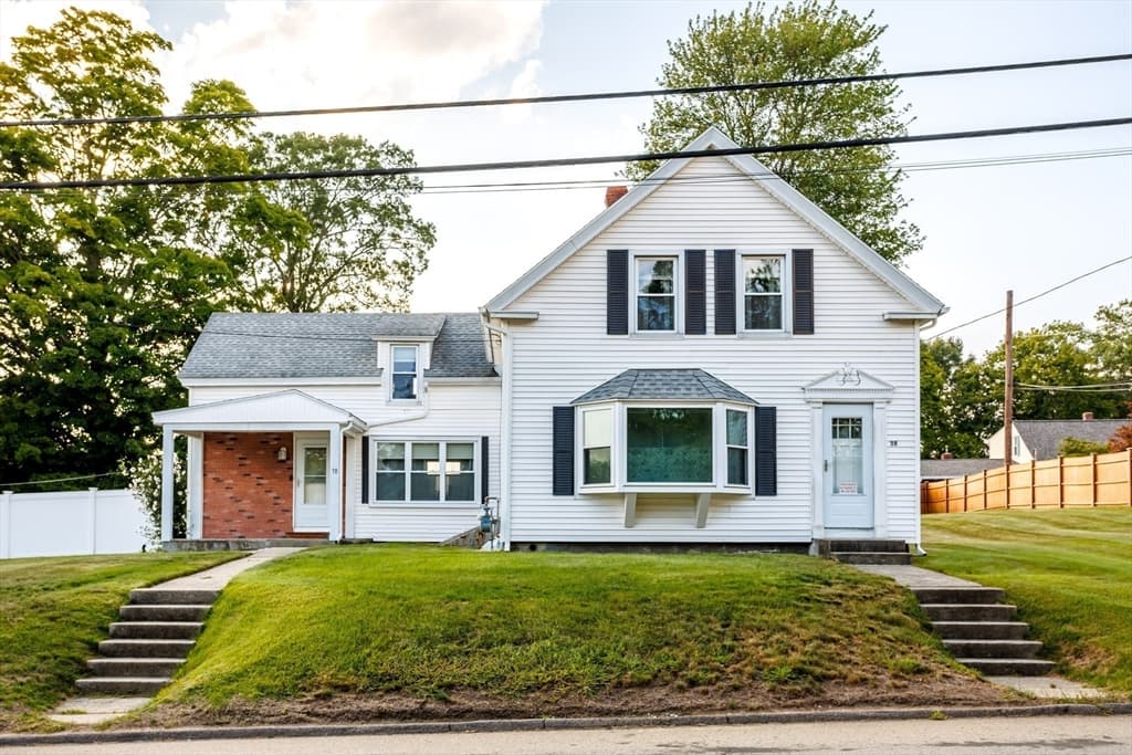 38 Woodland St, Methuen MA 01844