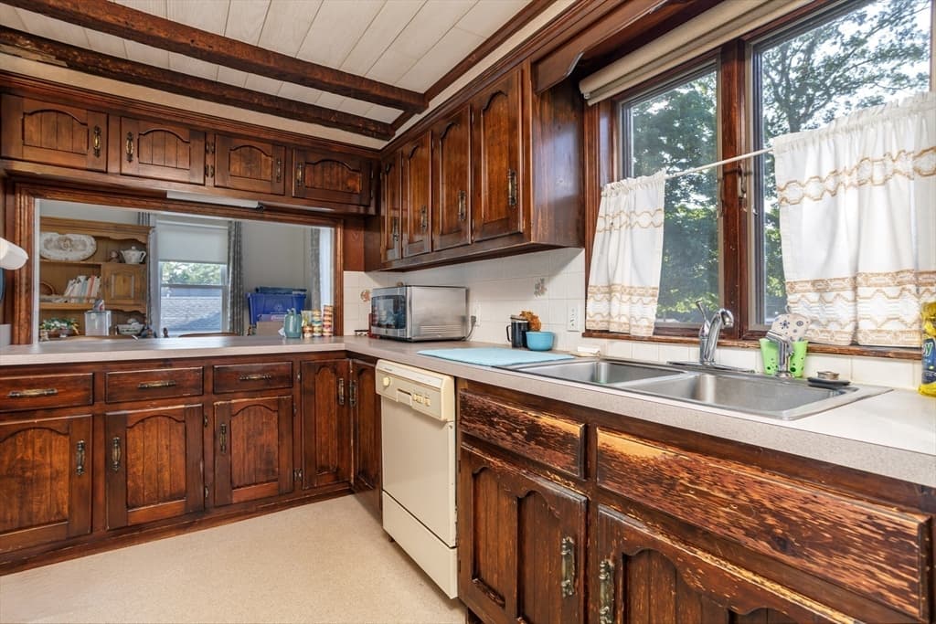 Single Family Residence at 38 Woodland St, Methuen MA 01844, Methuen, photo 15 of 41