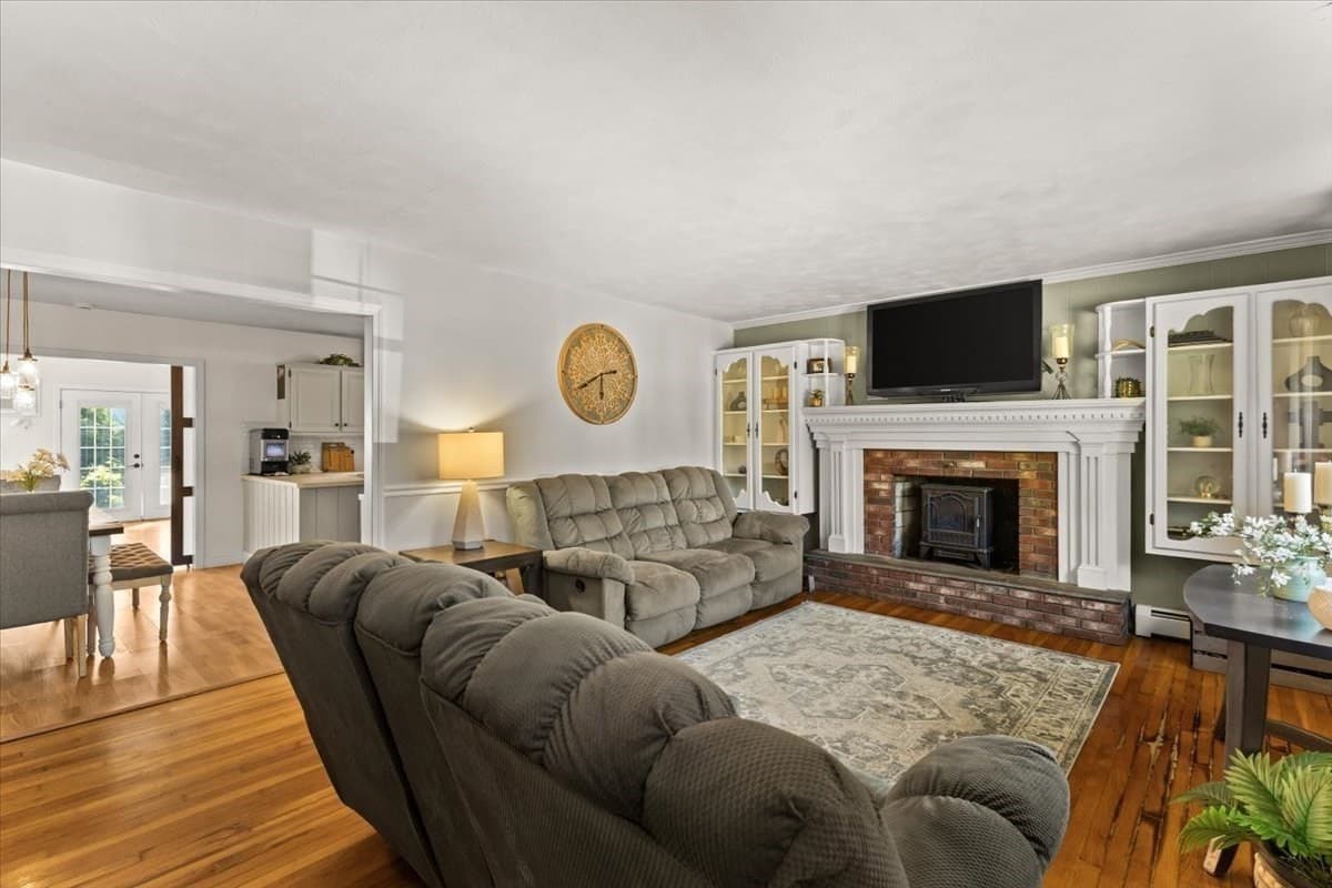 Single Family Residence at 16 Green Meadow Dr, Acushnet MA 02743, Acushnet, photo 32 of 42