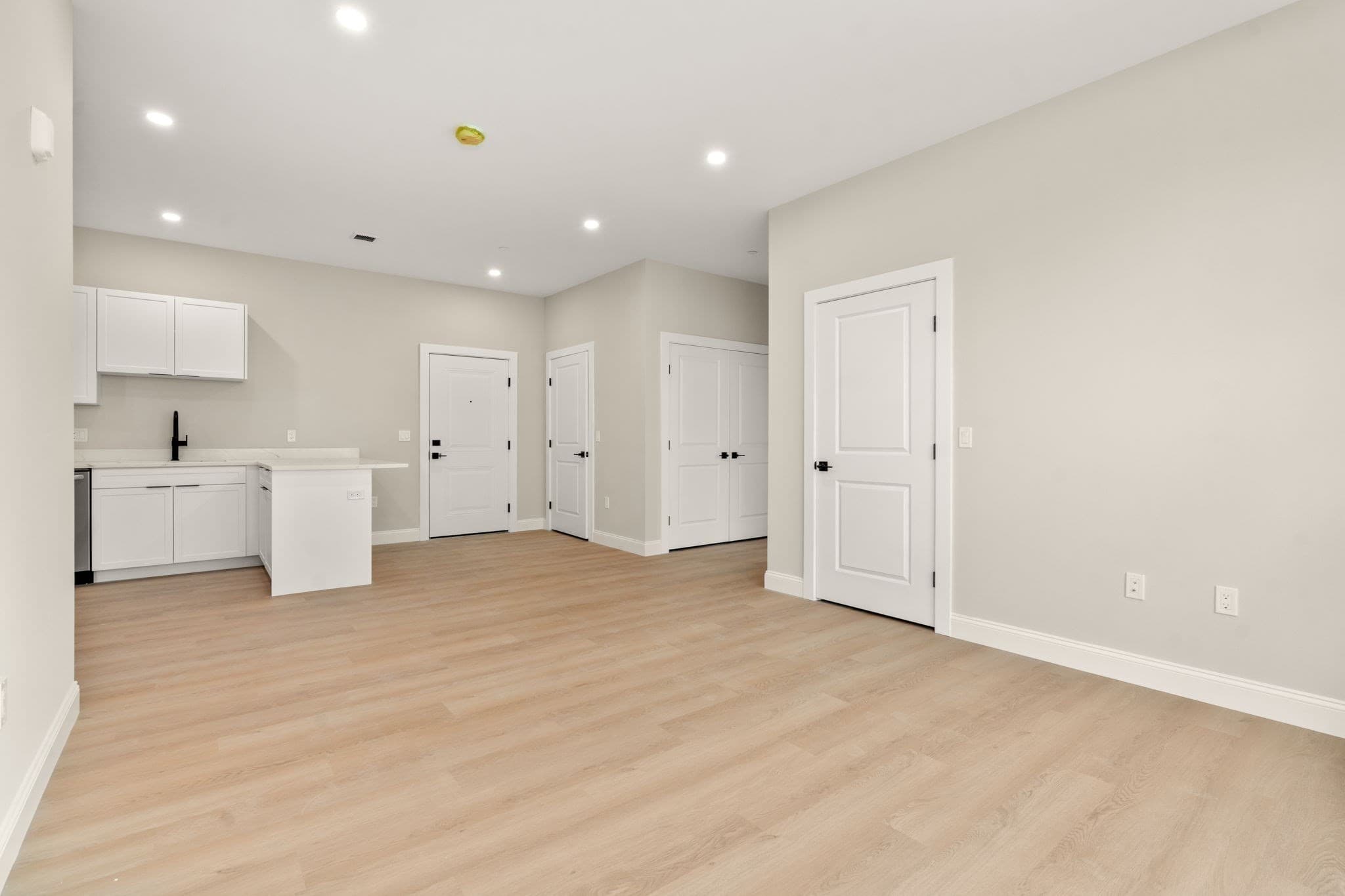Condominium at 7 Cross St # 202, Wilmington MA 01887, Wilmington, photo 10 of 23