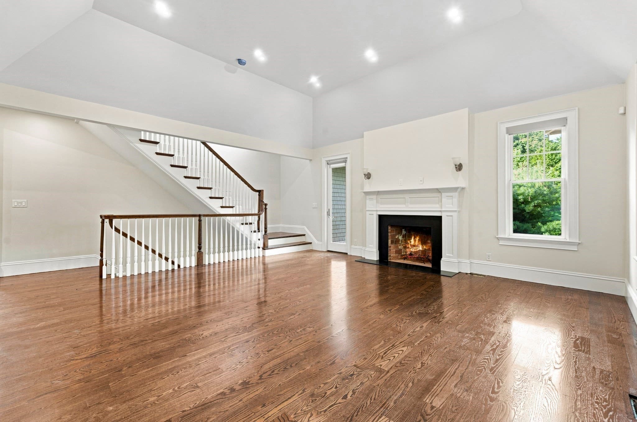 Single Family Residence at 31 Kesseler Way, Newton MA 02467, Newton, photo 6 of 38