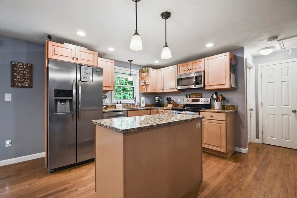 Single Family Residence at 33 Longley Rd, Groton MA 01450, Groton, photo 12 of 25