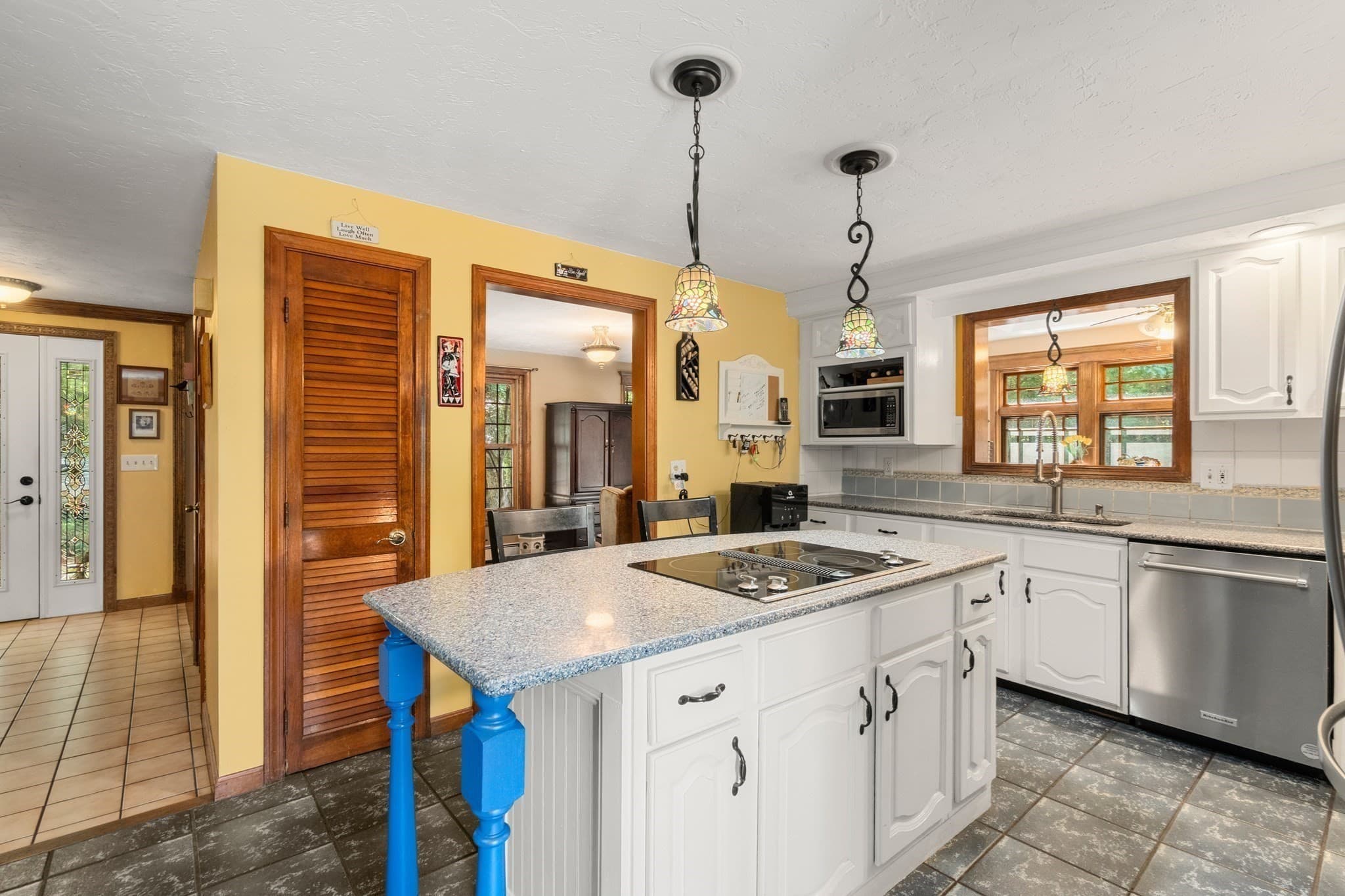 Single Family Residence at 14 Woodview Dr, Lakeville MA 02347, photo 7 of 41