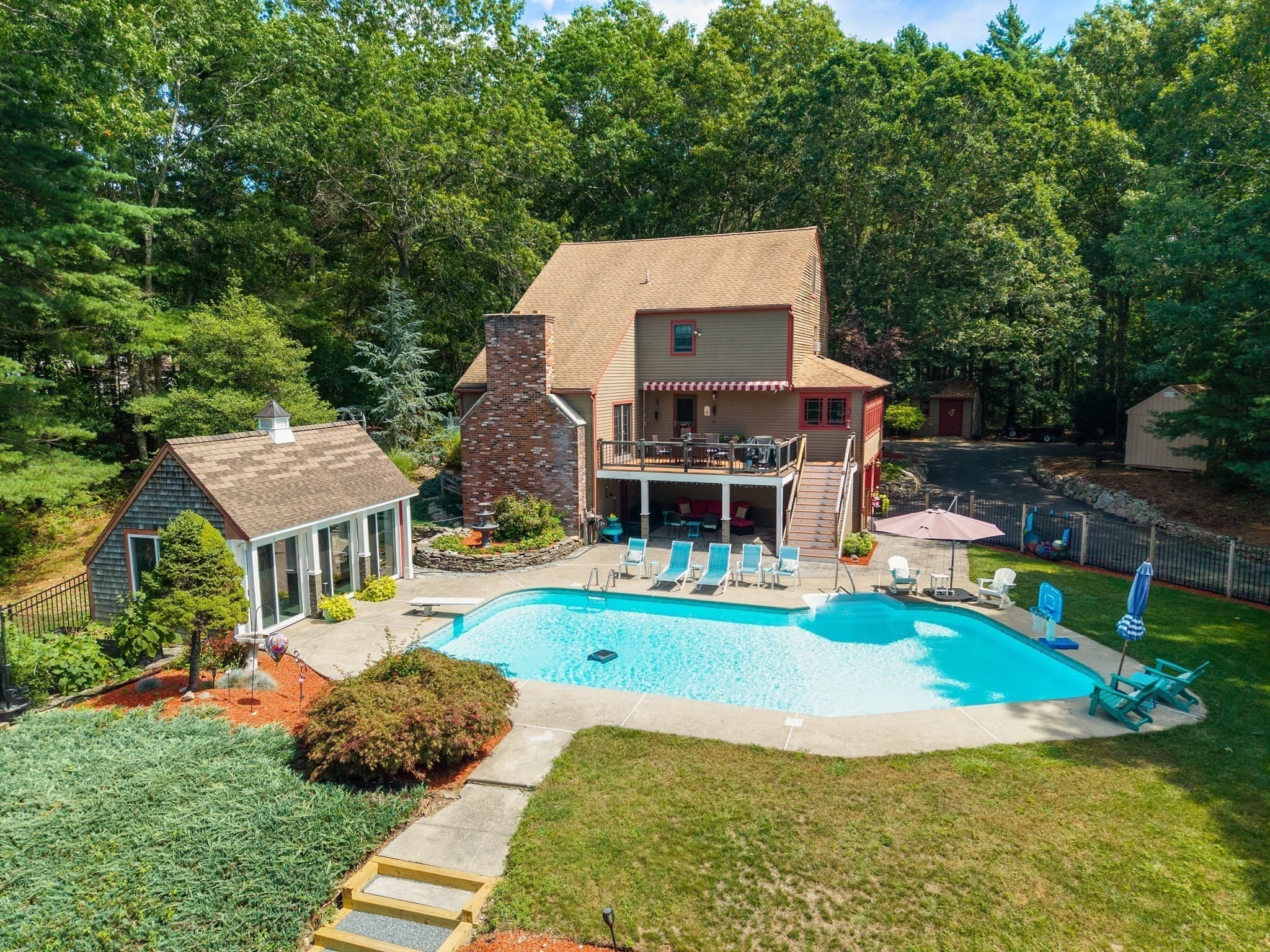 14 Woodview Dr, Lakeville MA 02347