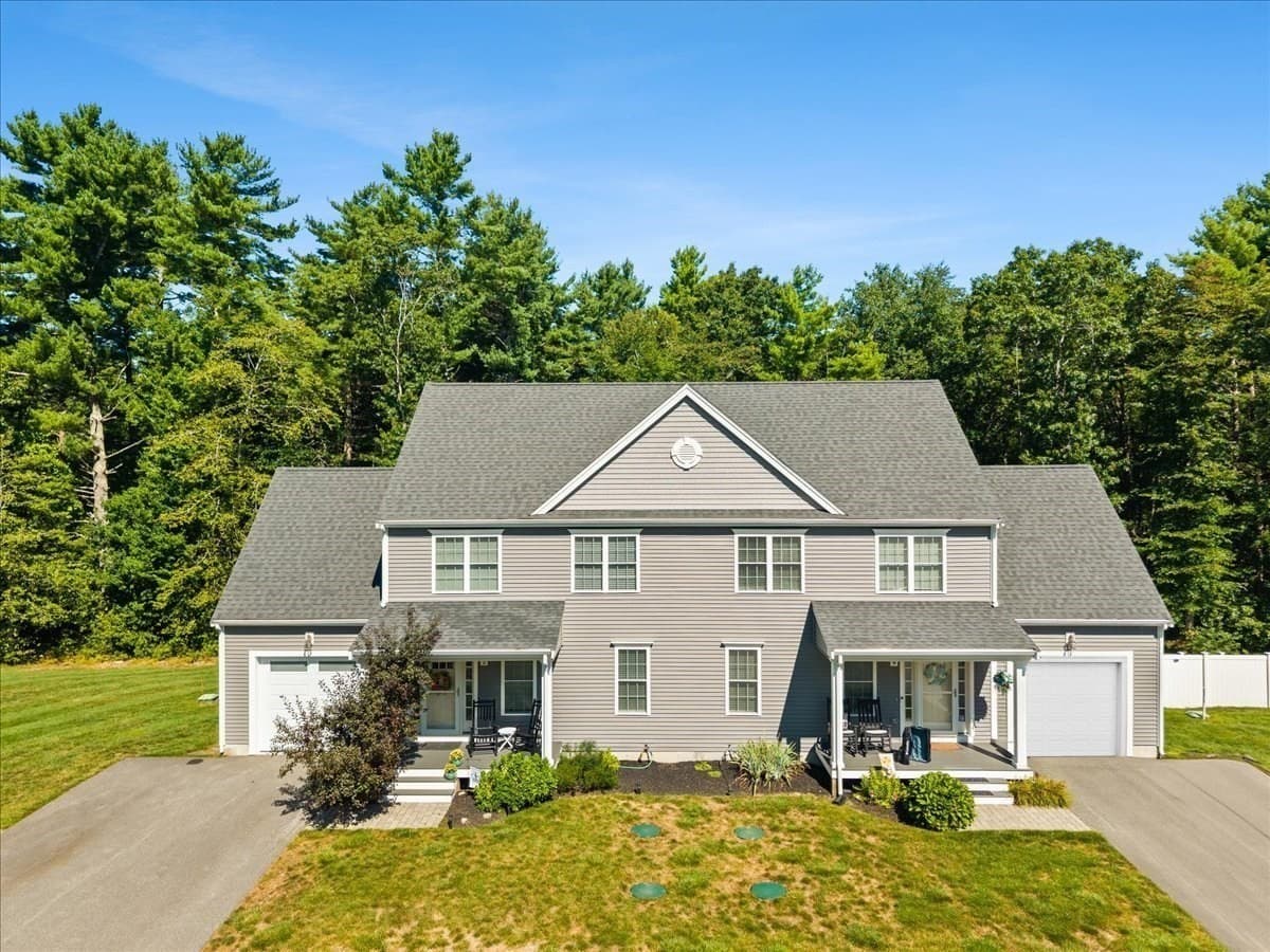 Condominium at 2 Milenas Path # 2, Middleboro MA 02346, photo 2 of 41