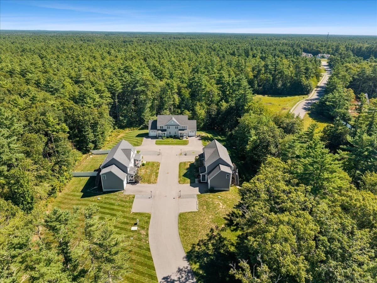 Condominium at 2 Milenas Path # 2, Middleboro MA 02346, photo 12 of 41
