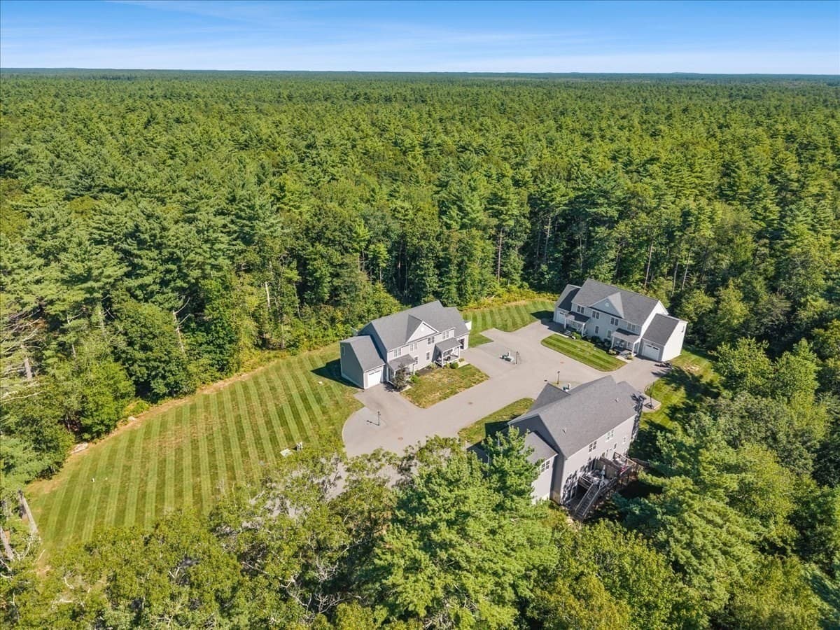 Condominium at 2 Milenas Path # 2, Middleboro MA 02346, photo 11 of 41