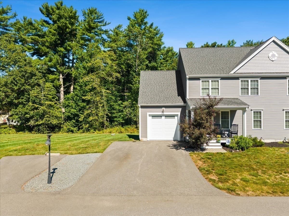 Condominium at 2 Milenas Path # 2, Middleboro MA 02346, photo 4 of 41