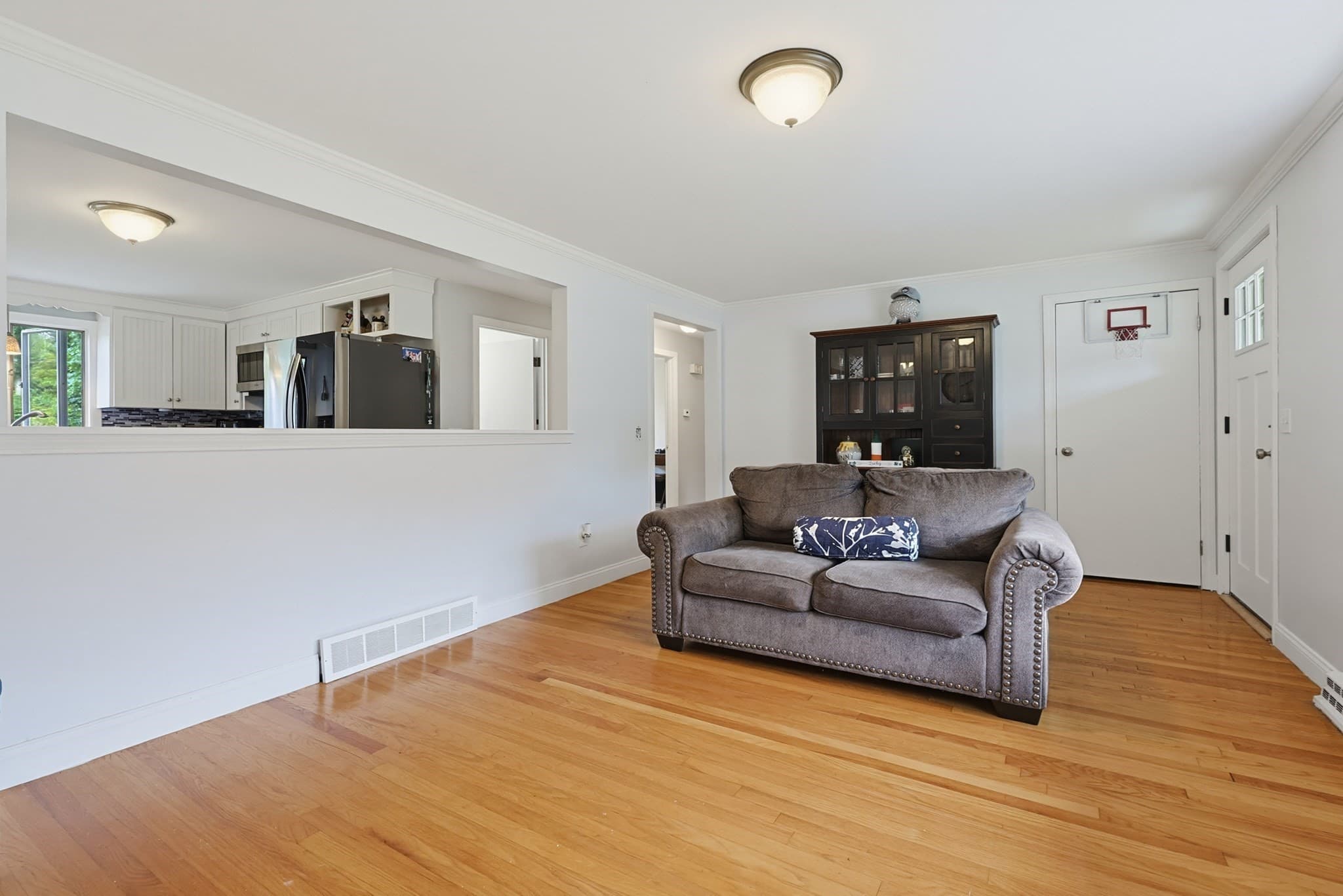 Single Family Residence at 6 Young Ave., North Attleboro MA 02760, photo 6 of 36