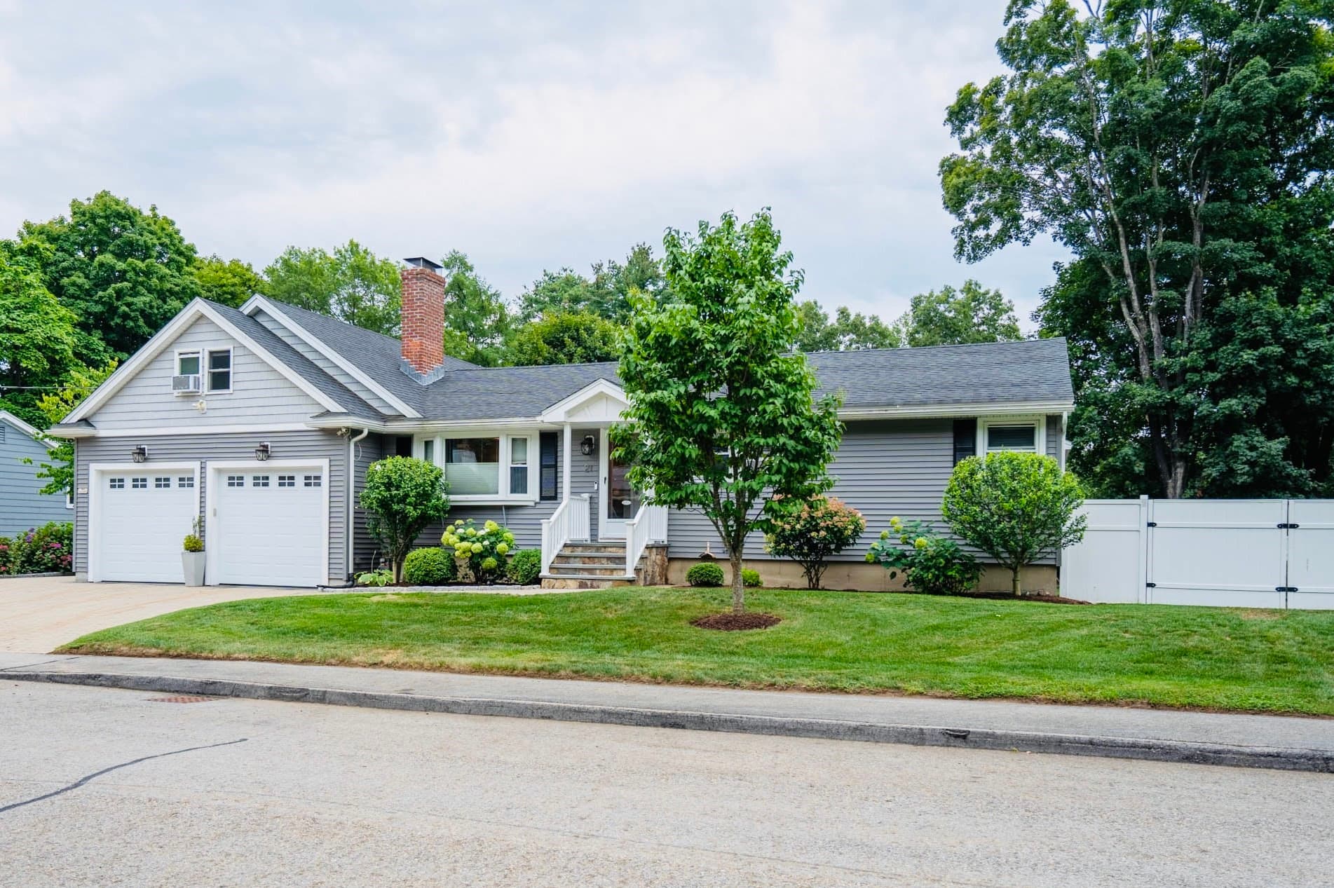 Single Family Residence at 21 Helen Dr, Marlborough MA 01752, Marlborough, photo 2 of 40