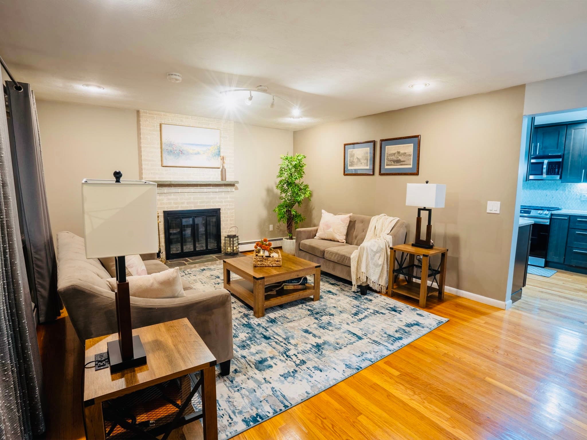 Single Family Residence at 21 Helen Dr, Marlborough MA 01752, Marlborough, photo 6 of 40