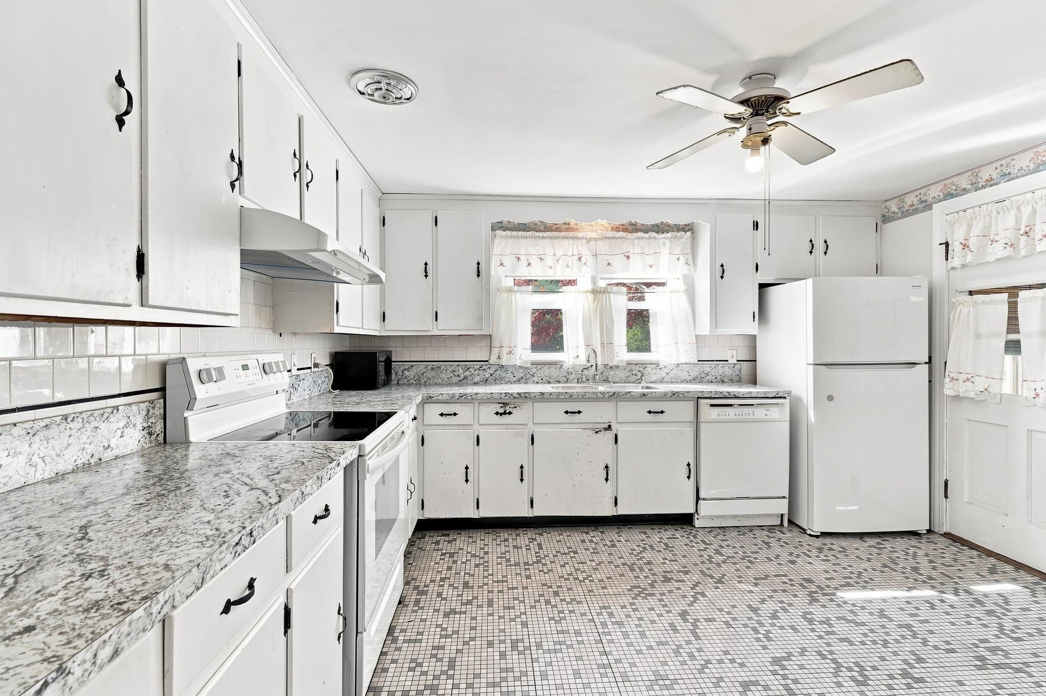 Single Family Residence at 4 Washington Street, Milford MA 01757, photo 10 of 36
