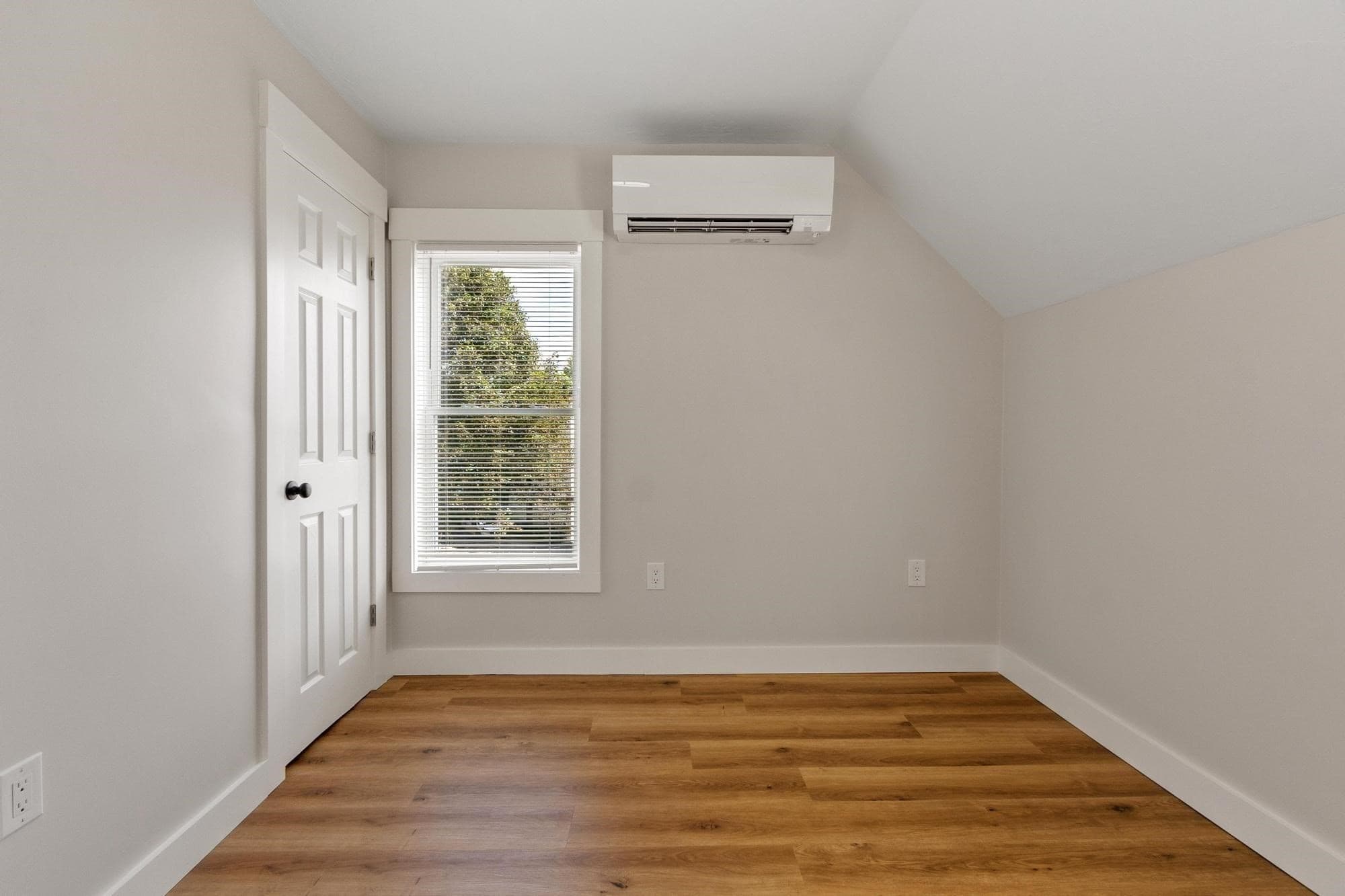 Single Family Residence at 460 Pleasant St, Gardner MA 01440, Gardner, photo 27 of 42
