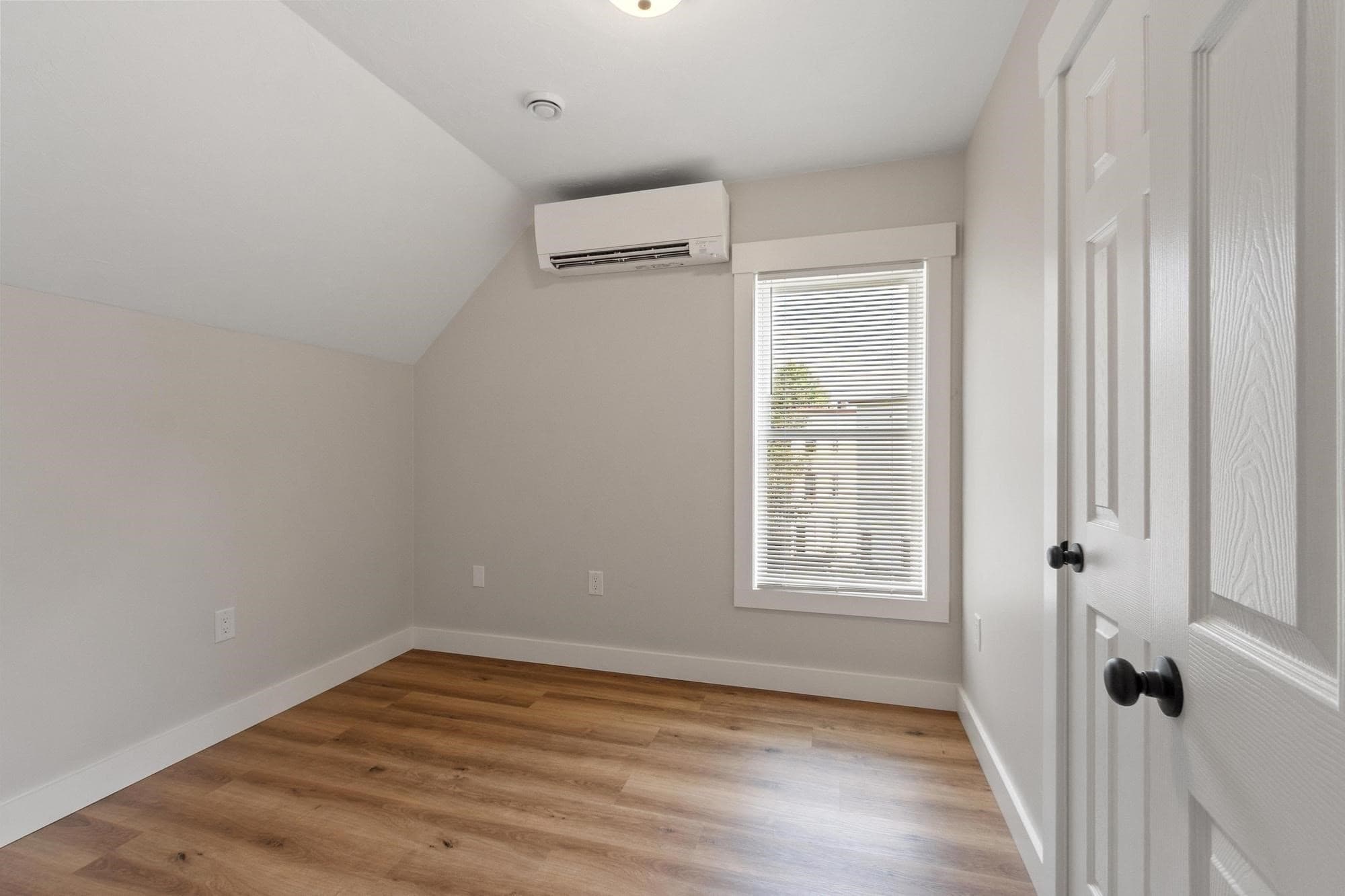 Single Family Residence at 460 Pleasant St, Gardner MA 01440, Gardner, photo 29 of 42