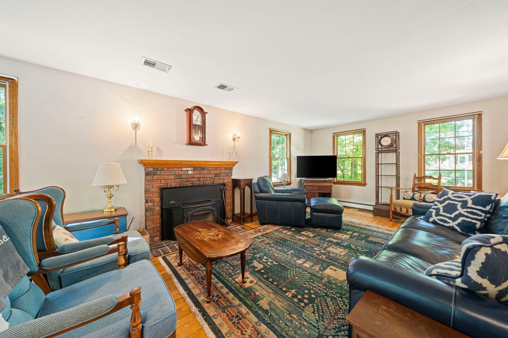 Single Family Residence at 66 Cottage Ln, Weymouth MA 02188, photo 8 of 38