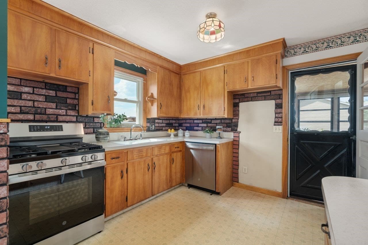 Single Family Residence at 29 Rosedale Avenue, North Andover MA 01845, North Andover, photo 12 of 29