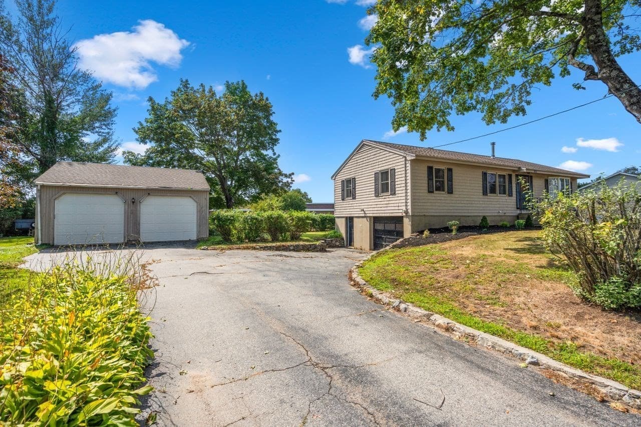 Single Family Residence at 29 Rosedale Avenue, North Andover MA 01845, North Andover, photo 3 of 29