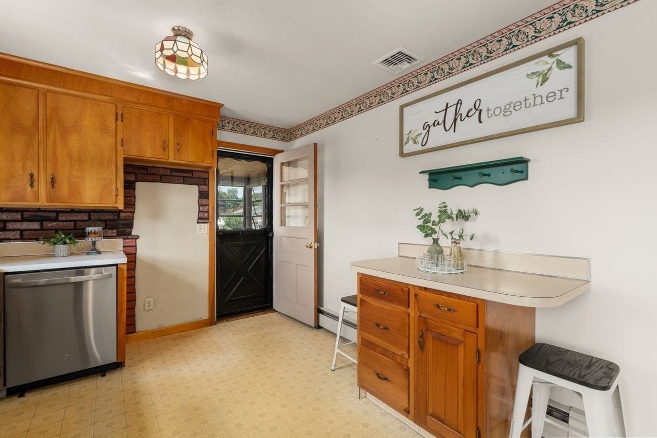 Single Family Residence at 29 Rosedale Avenue, North Andover MA 01845, North Andover, photo 14 of 29