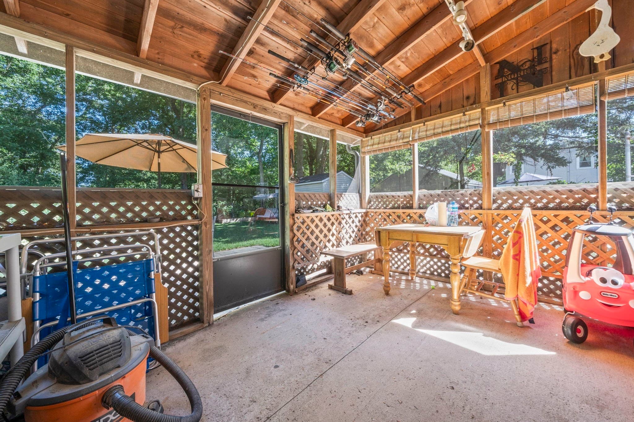Single Family Residence at 11 Virginia Cir, Randolph MA 02368, photo 15 of 25
