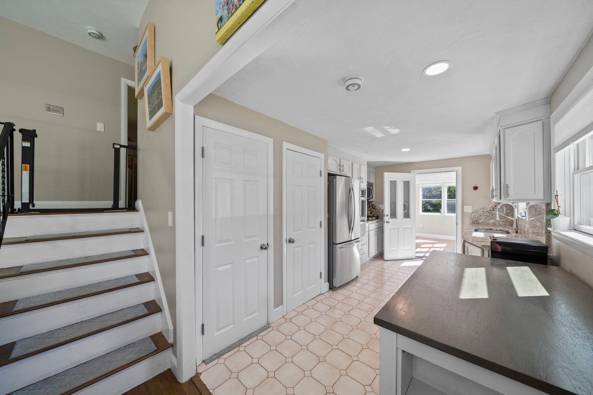 Single Family Residence at 11 Virginia Cir, Randolph MA 02368, photo 11 of 25