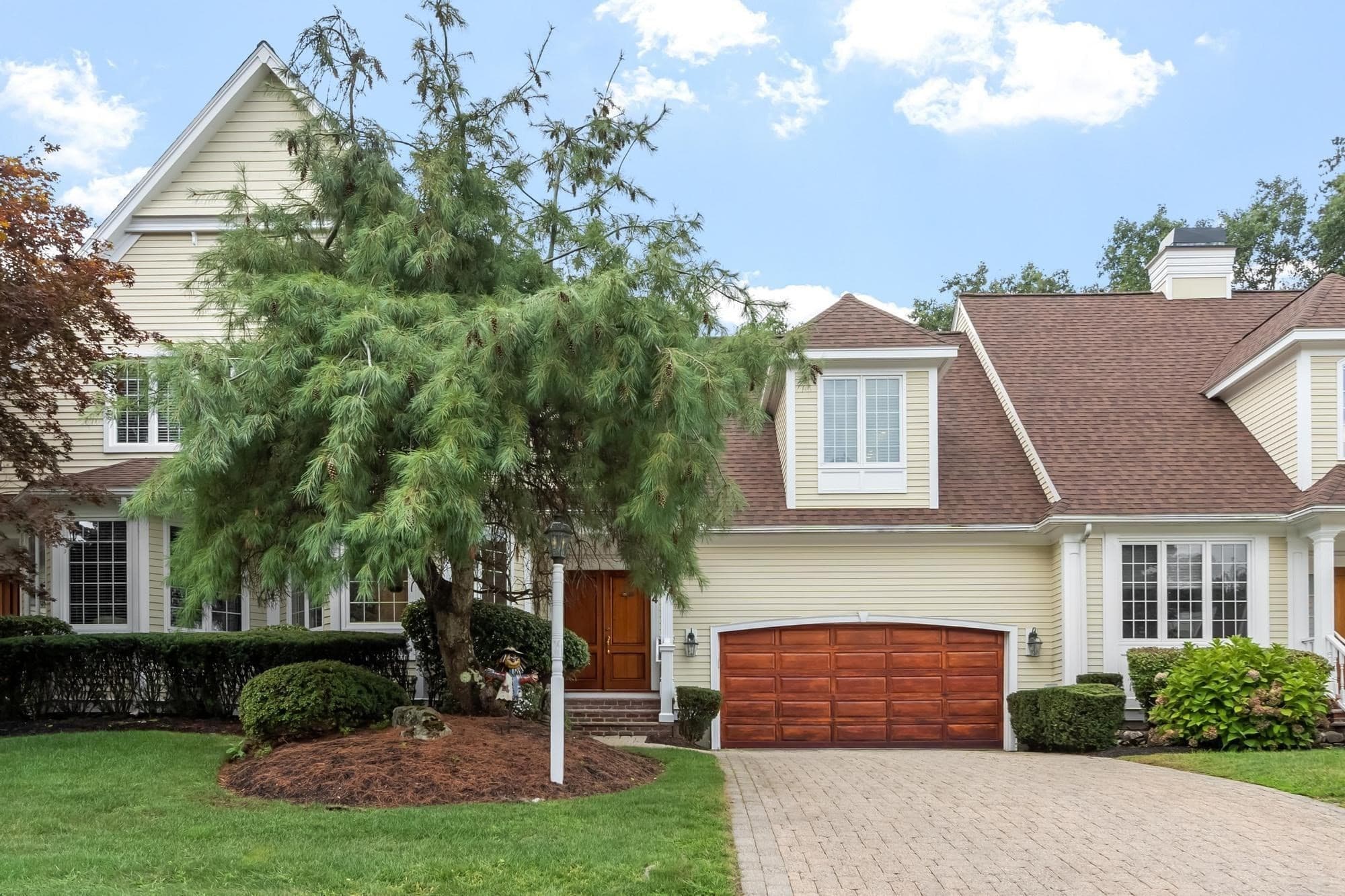 4 Bobby Jones # 4, Andover MA 01810