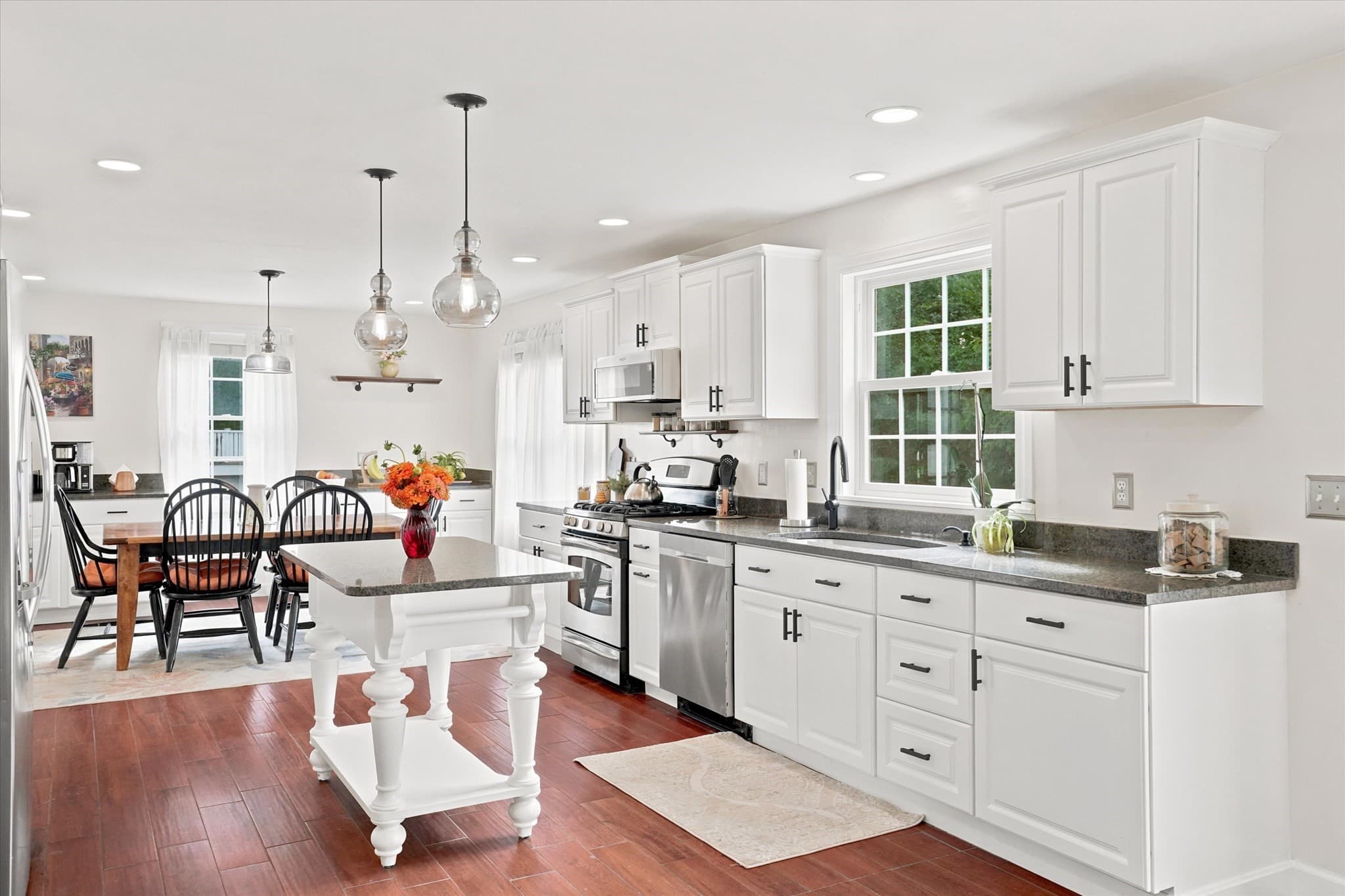 Single Family Residence at 33 Fairway Dr, Woburn MA 01801, Woburn, photo 6 of 40