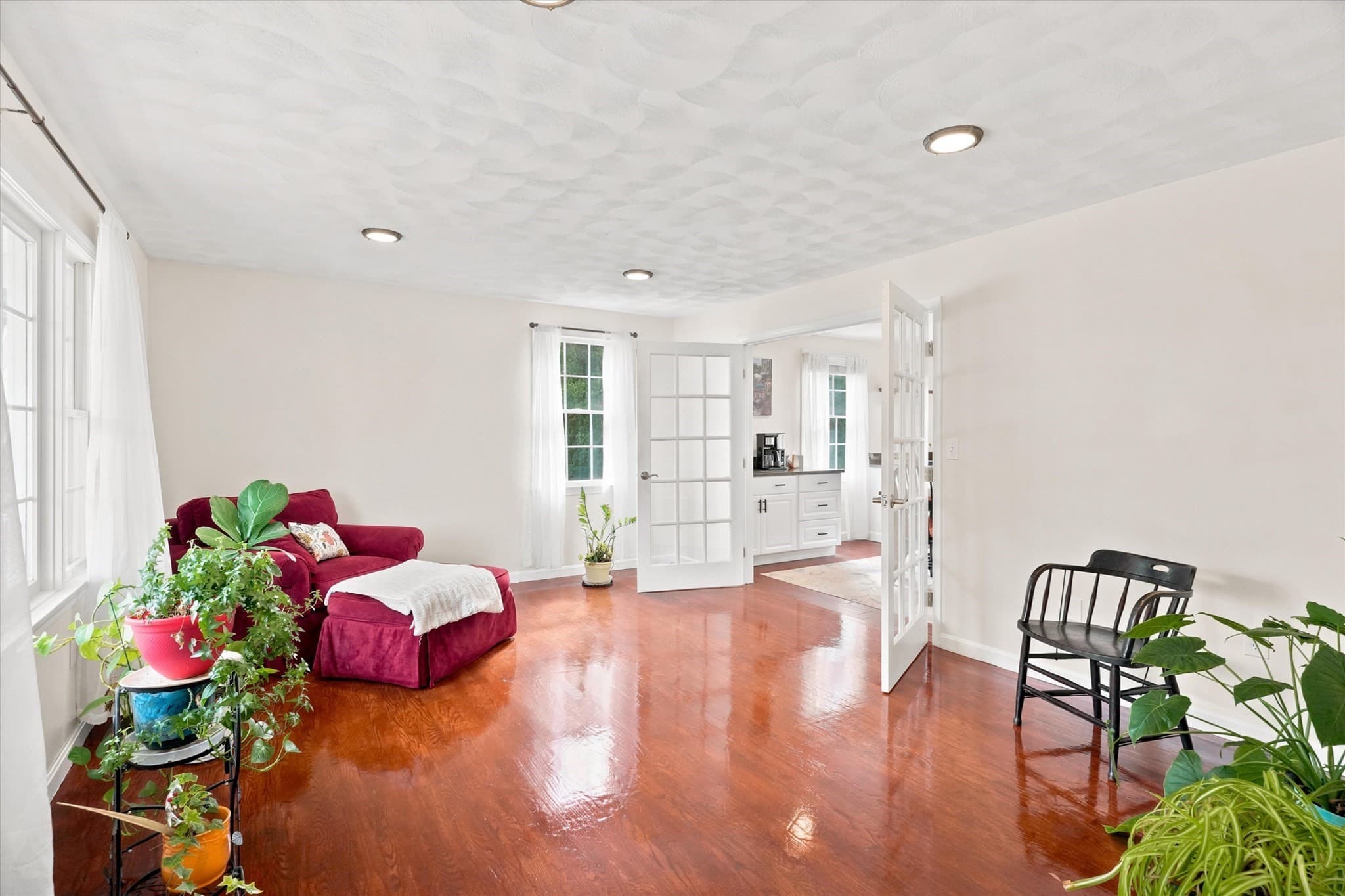 Single Family Residence at 33 Fairway Dr, Woburn MA 01801, Woburn, photo 17 of 40