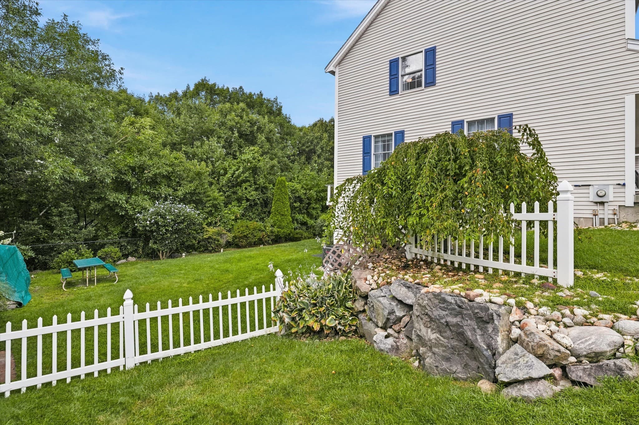 Single Family Residence at 33 Fairway Dr, Woburn MA 01801, Woburn, photo 32 of 40