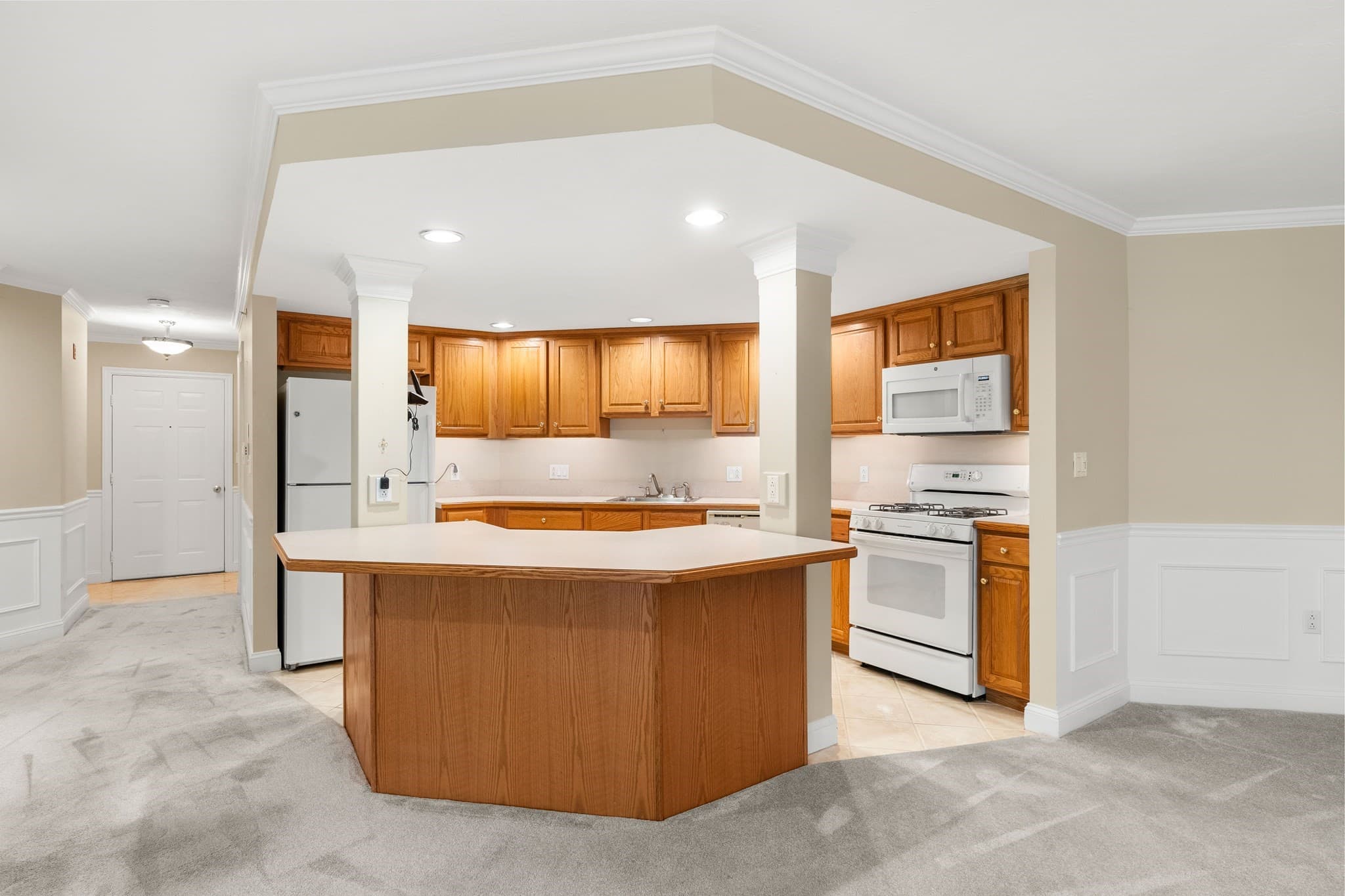 Condominium at 6 Technology Dr # 235, Chelmsford MA 01863, photo 7 of 37