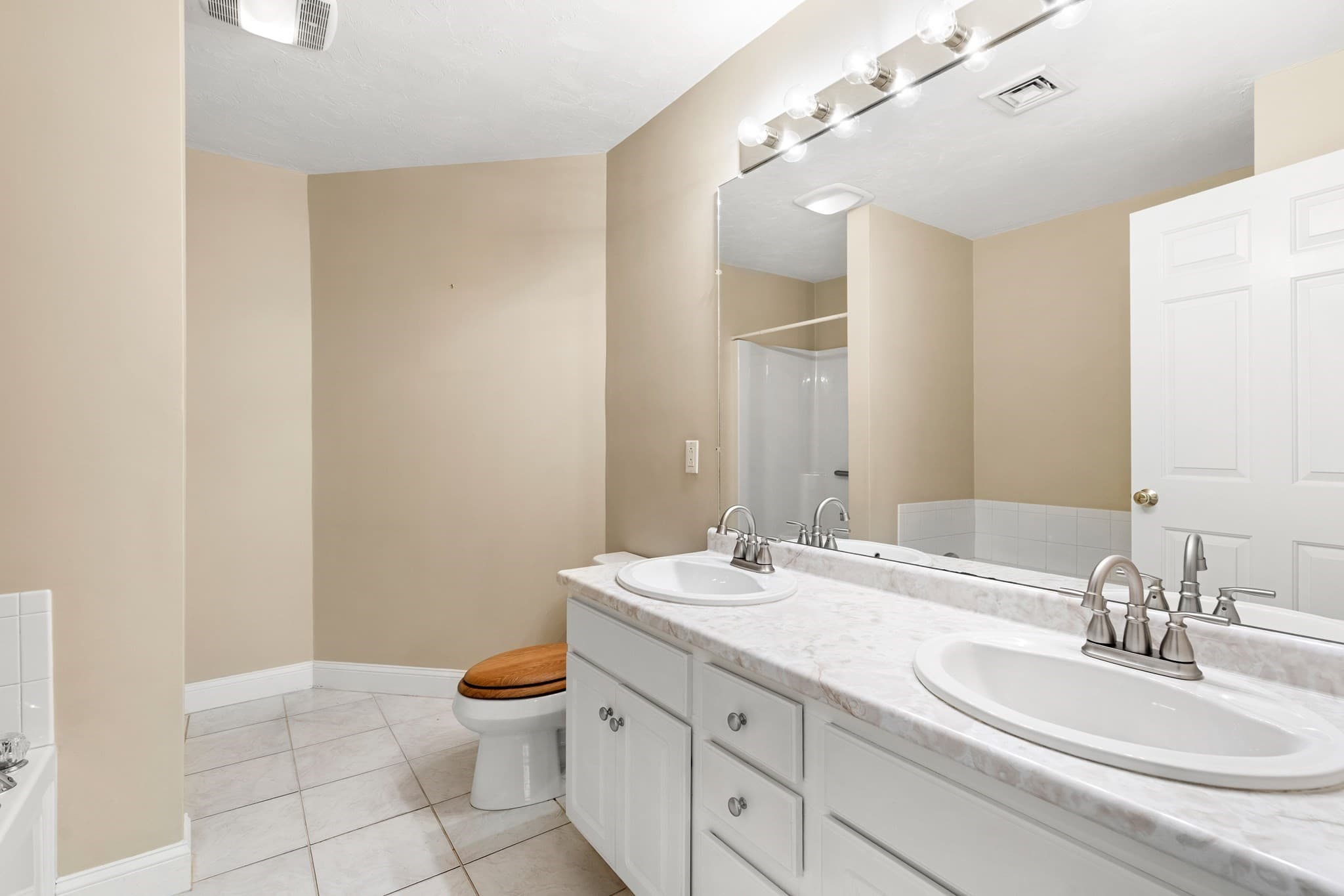 Condominium at 6 Technology Dr # 235, Chelmsford MA 01863, photo 18 of 37