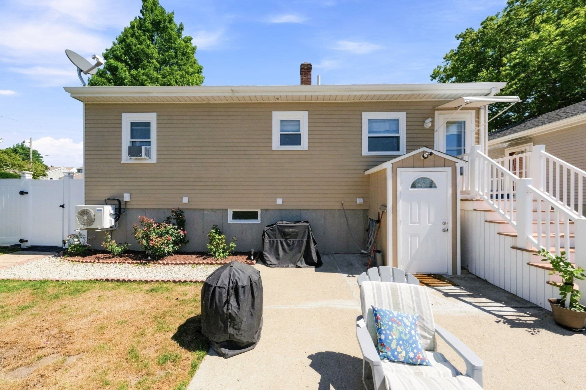 Single Family Residence at 139 Seabury St, New Bedford MA 02745, New Bedford, photo 22 of 24