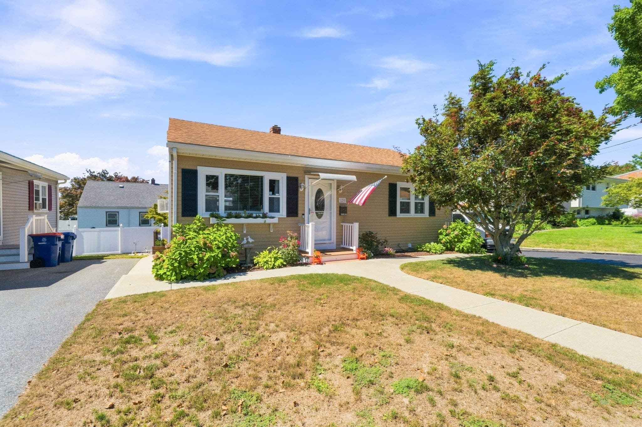 139 Seabury St, New Bedford MA 02745