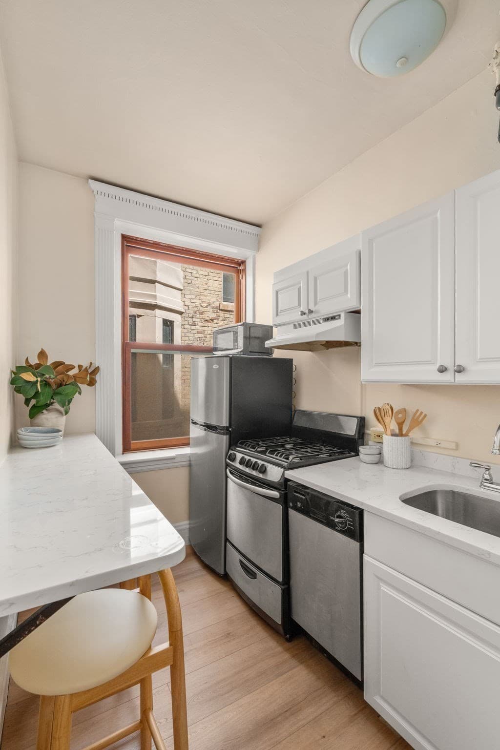 Condominium at 8 Garrison St # 501, Boston MA 02116, photo 16 of 39