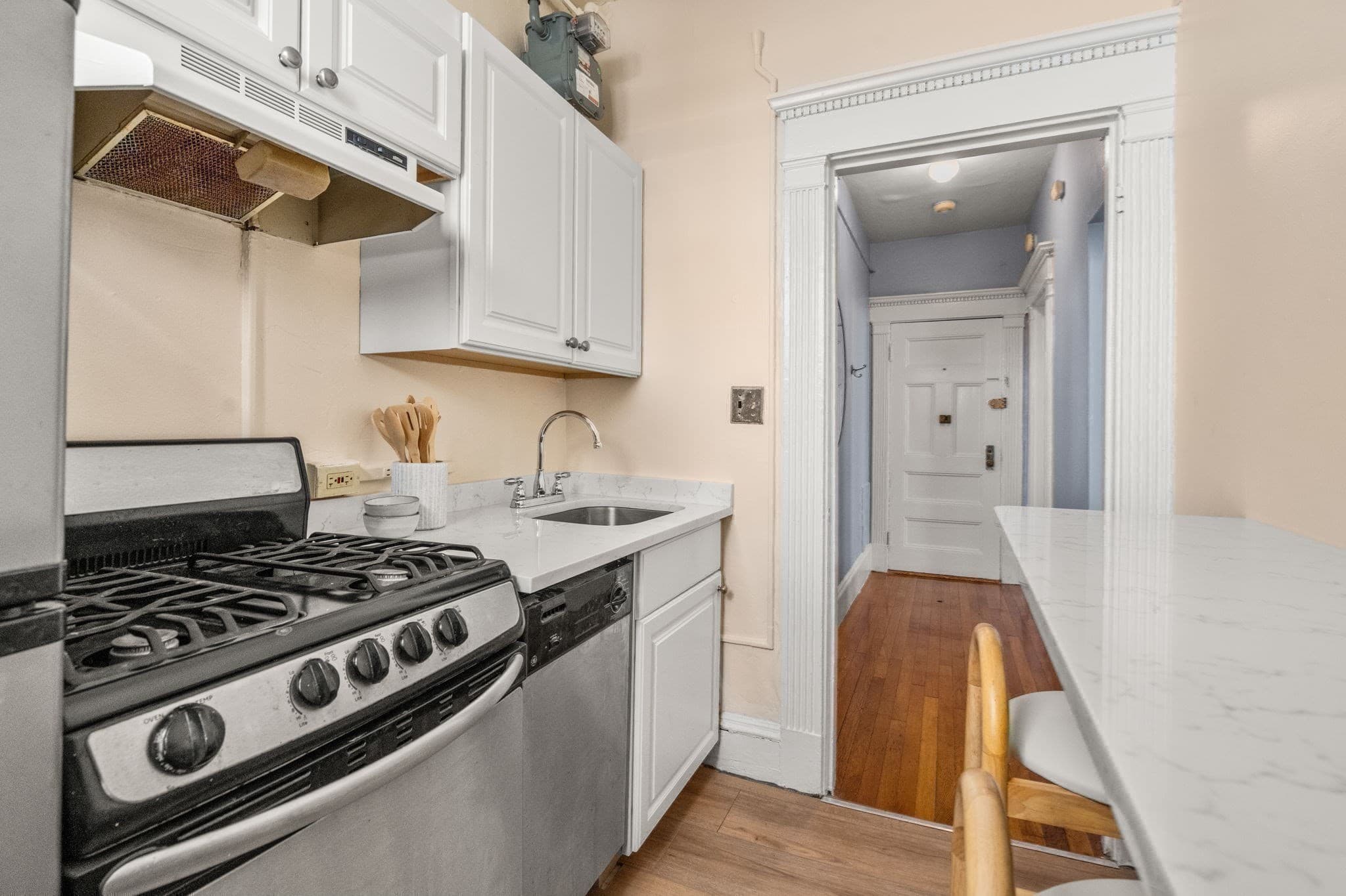 Condominium at 8 Garrison St # 501, Boston MA 02116, photo 14 of 39