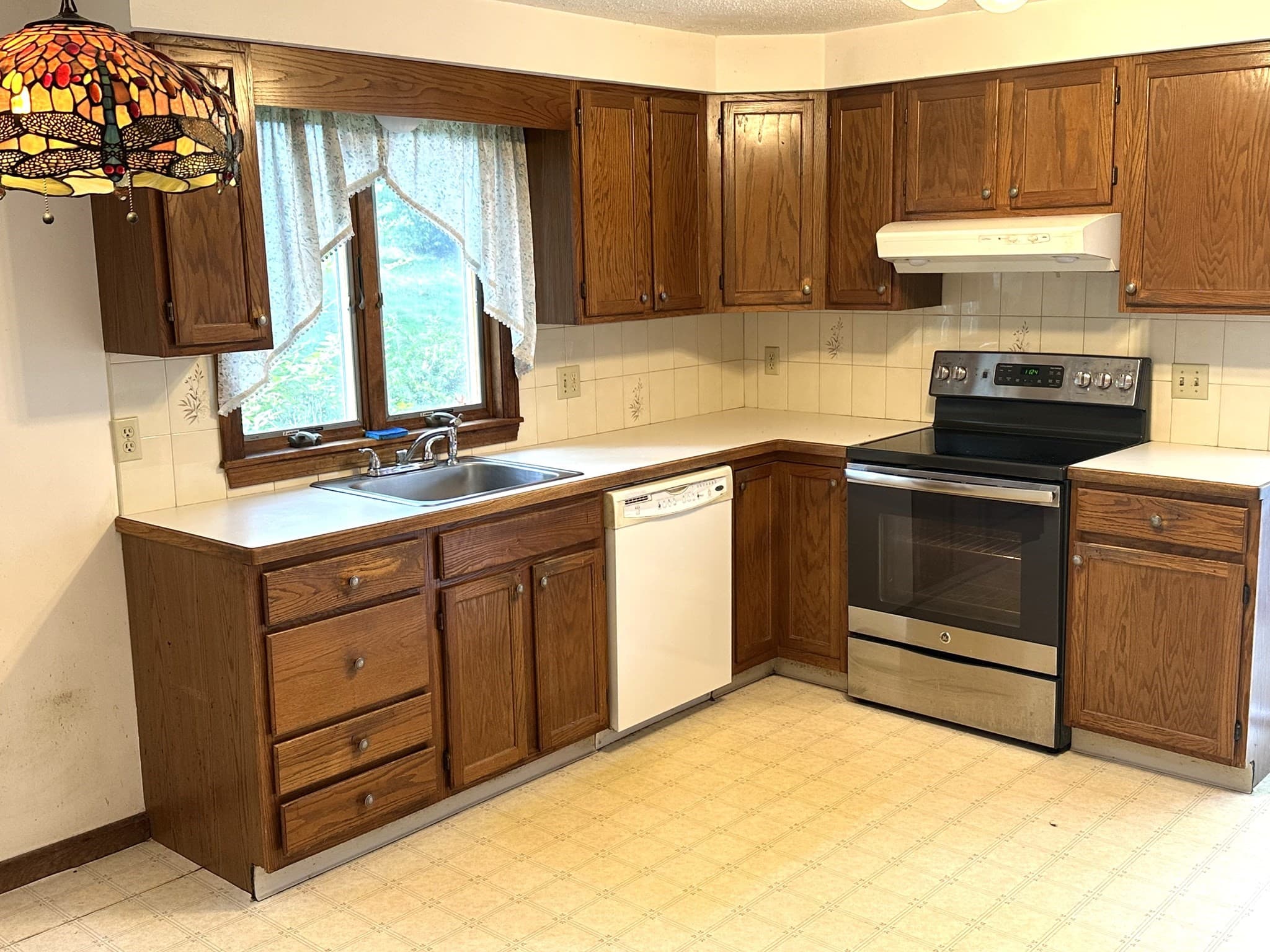 Single Family Residence at 8 Deep Wood Dr, Sandwich MA 02563, Sandwich, photo 10 of 18