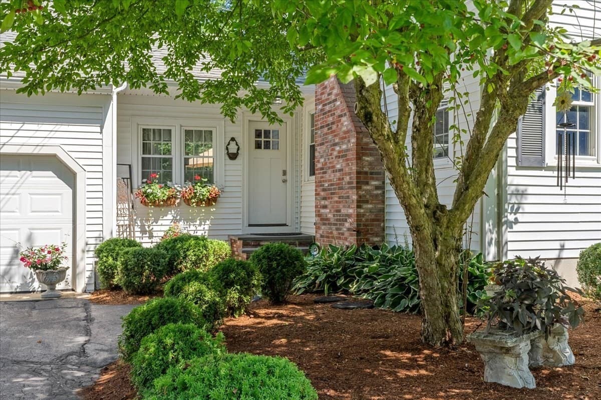 Single Family Residence at 65 Fox Hill Drive, Bridgewater MA 02324, Bridgewater, photo 5 of 41