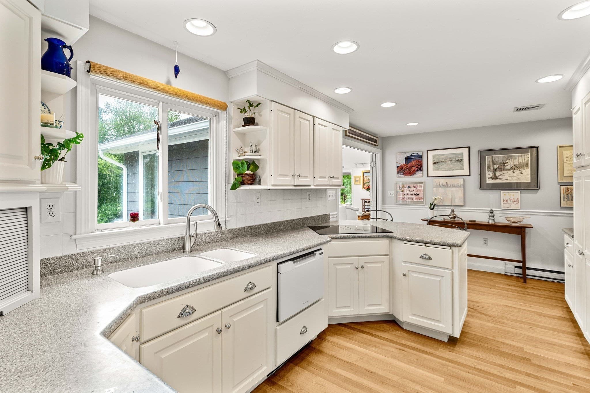 Single Family Residence at 50 Holt Rd, Andover MA 01810, photo 9 of 37