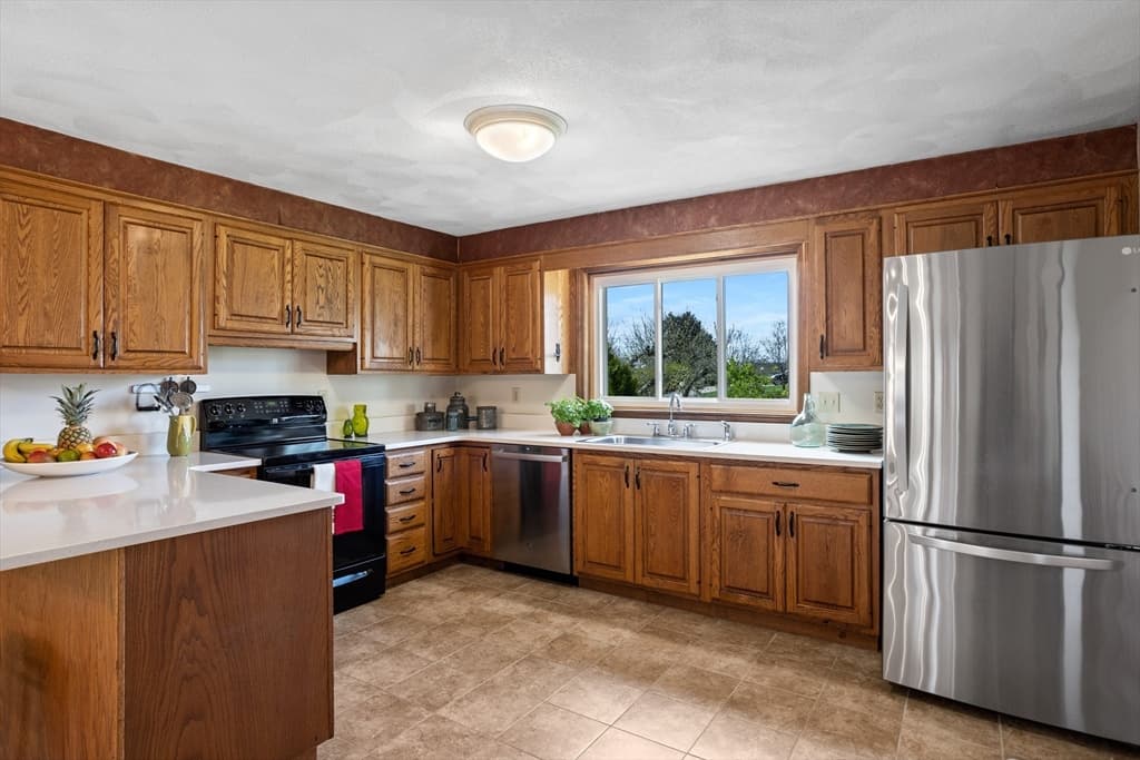 Single Family Residence at 93 Birch Hill Rd, Stow MA 01775, Stow, photo 8 of 38