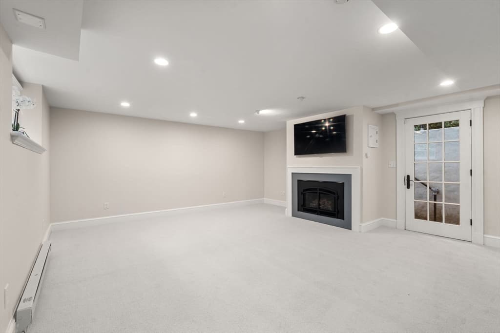 Single Family Residence at 32 Arlington Road, Wellesley MA 02481, Wellesley, photo 32 of 42